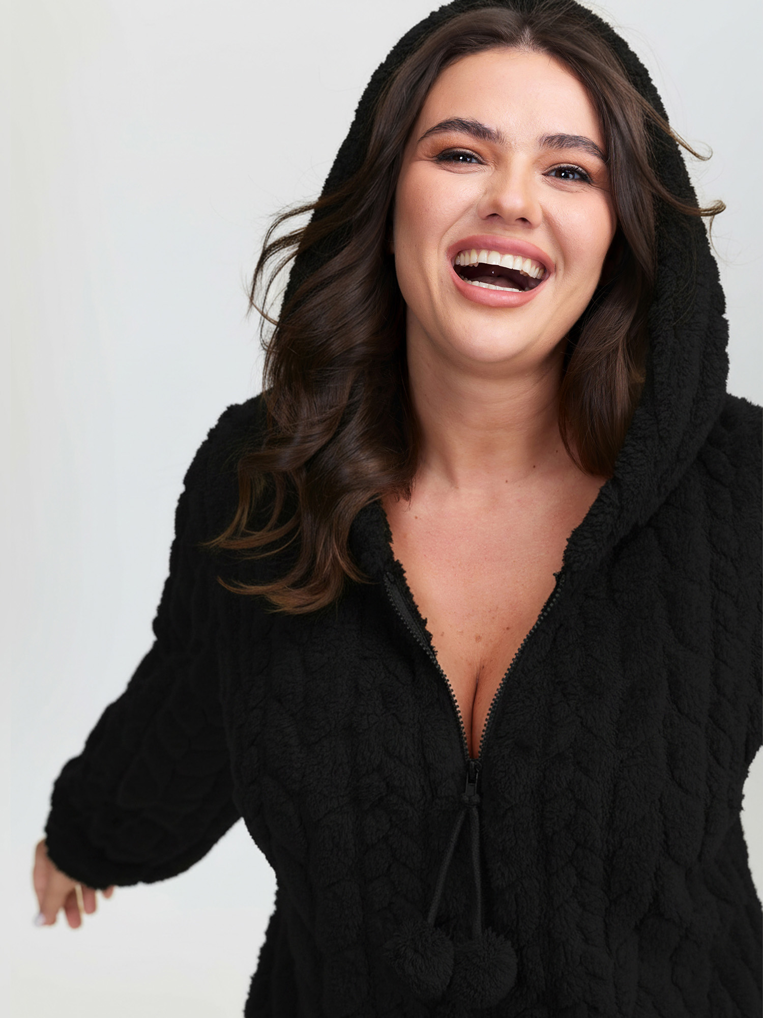 Side view of BloomChic Women's Plus Size Cozy Fleece Half Zipper Lounge Jumpsuit Black not graphics 26/4X
