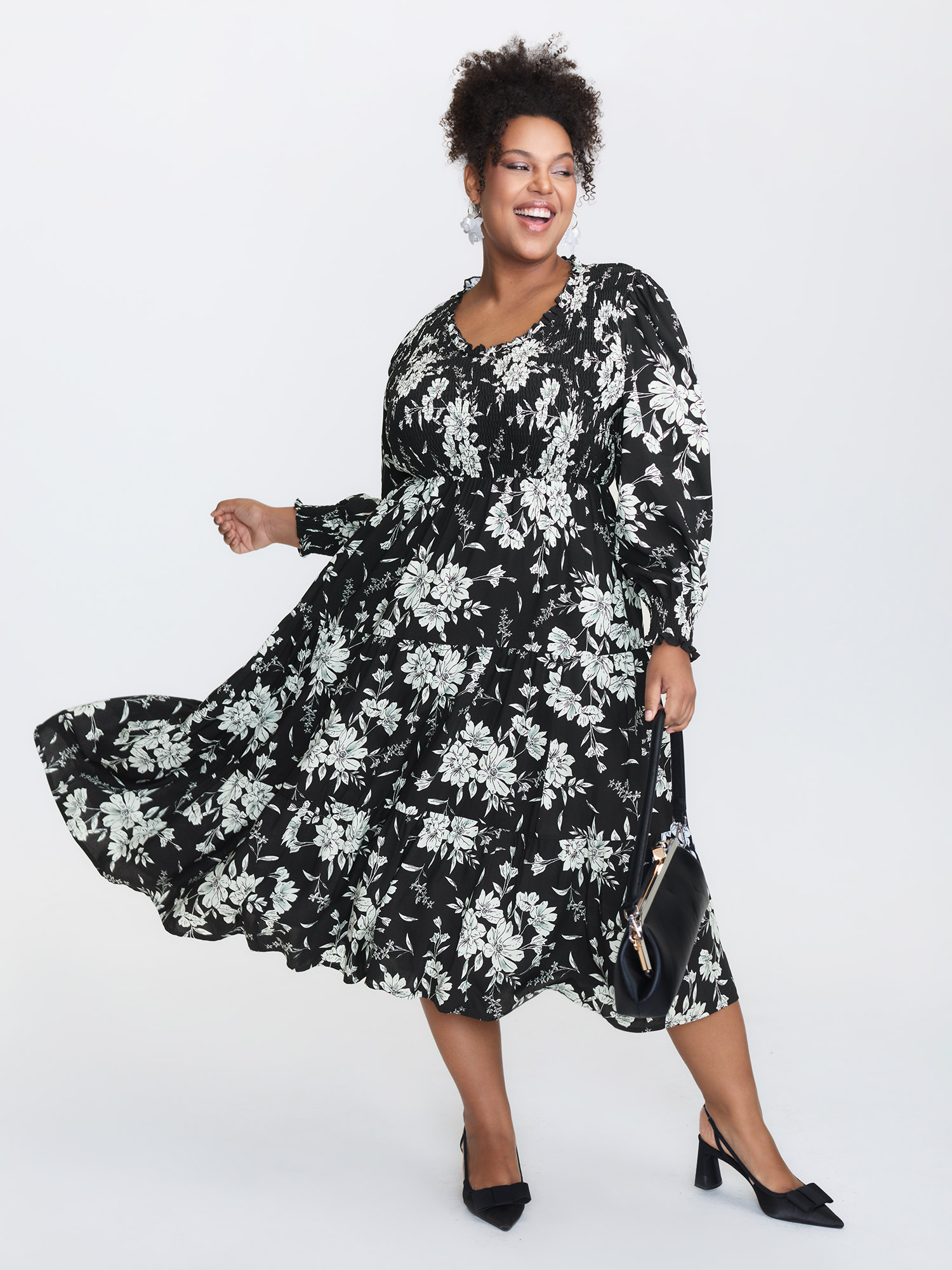 BloomChic Women's Plus Size Silhouette Flower Shirred Maxi Dress Black Floral Midi Everyday-Elegant Smocked 10/M