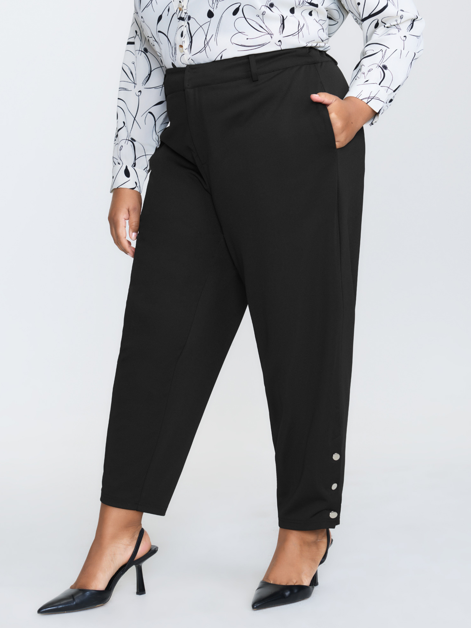 BloomChic Women's Plus Size Stretchy Adjustable Fit Button Hem Pants Black Solid Skinny fit High Rise 10/M