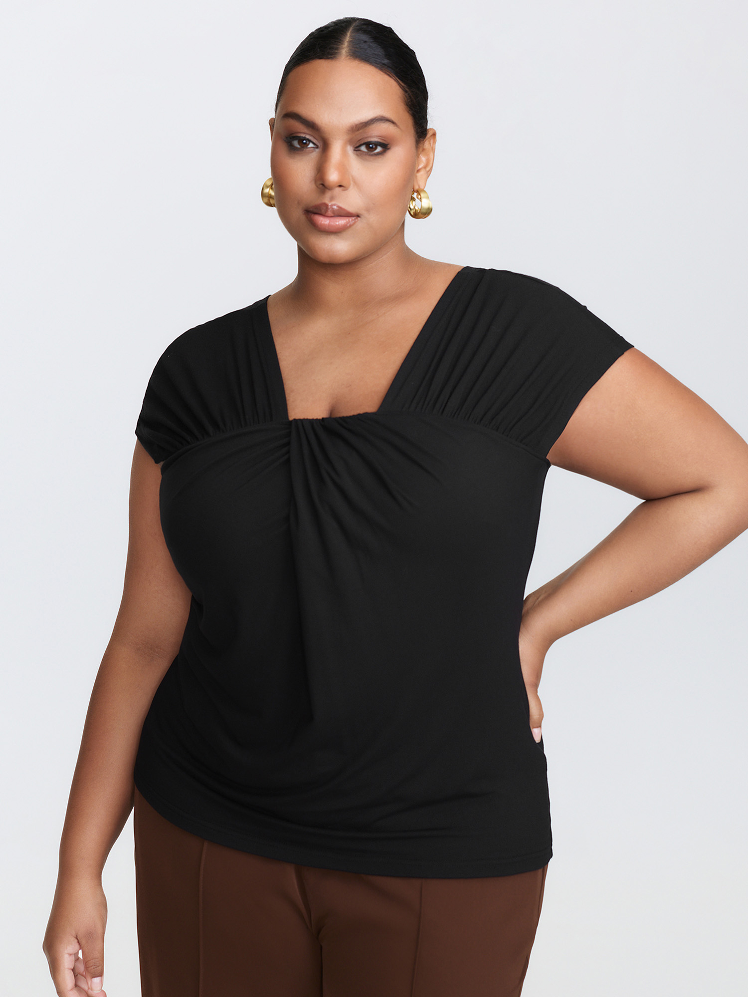 BloomChic Women's Plus Size Pleated Irregular Sleeve Knotted Bust Top Black Short sleeve Office Square Neck 10/M