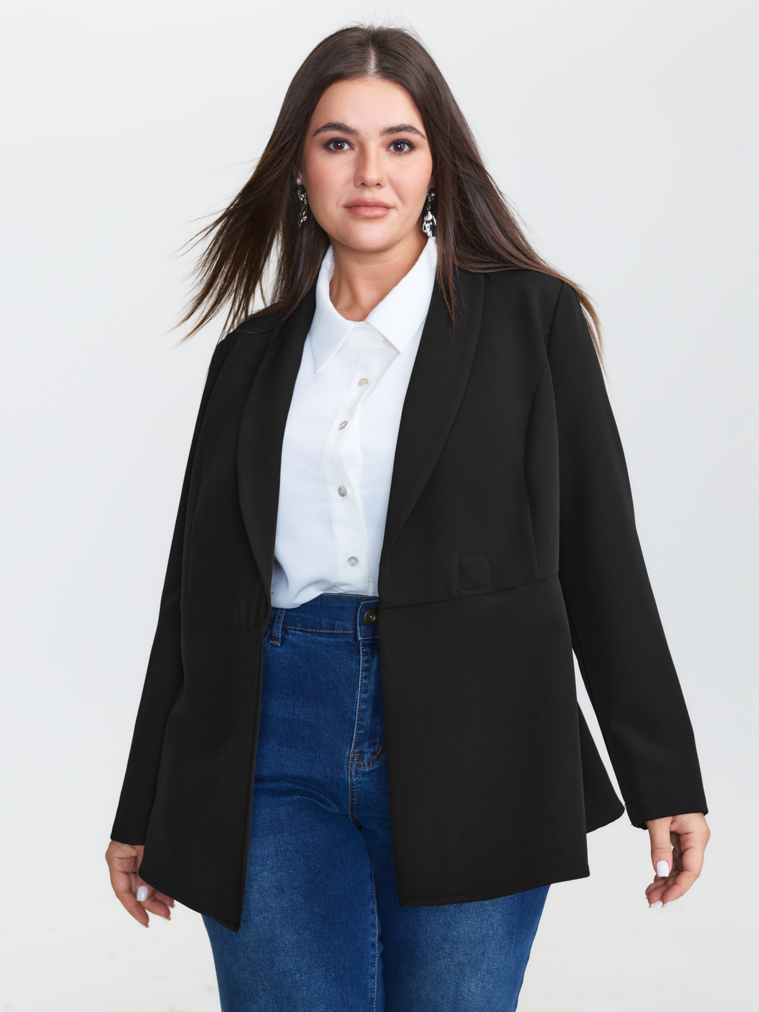 BloomChic Women's Plus Size Semi Stretchy Pockets Curvy Hem Blazer Black Sleeve Long Sleeve 10/M-image-47716307566762