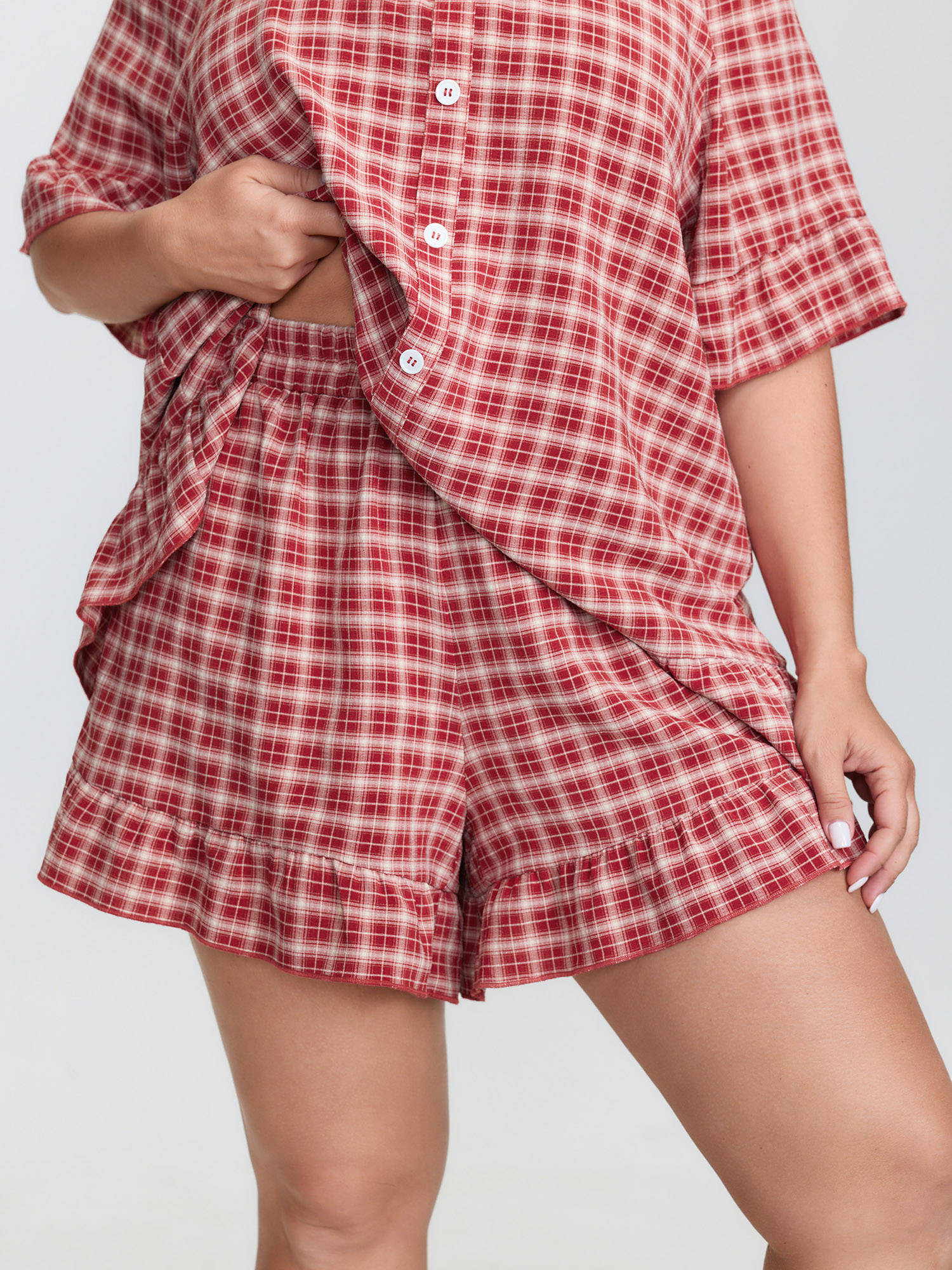 Side view of BloomChic Women's Plus Size Gingham Print Ruffled Hem Co-ord Pajama Set Brightred not graphics 14-16/1X