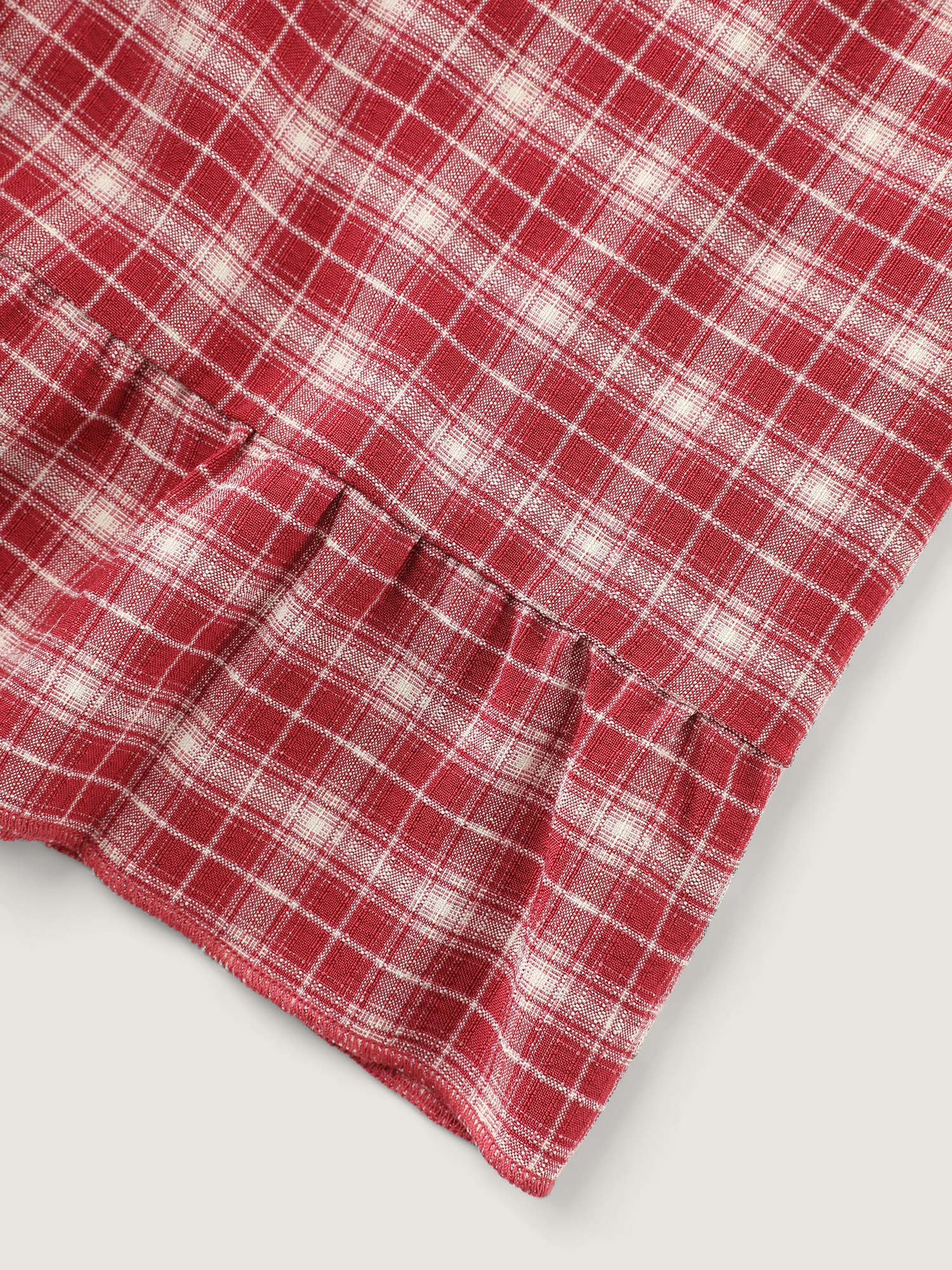 Side view of BloomChic Women's Plus Size Gingham Print Ruffled Hem Co-ord Pajama Set Brightred not graphics 14-16/1X