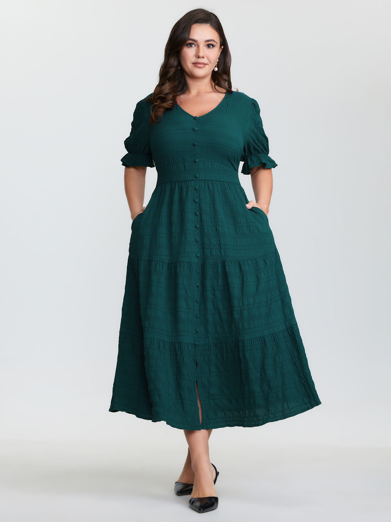 BloomChic Women's Plus Size Textured Triangular Cinched-Waist Tiered Maxi Dress Sea Moss Solid Maxi Everyday-Elegant Button Front 10/M