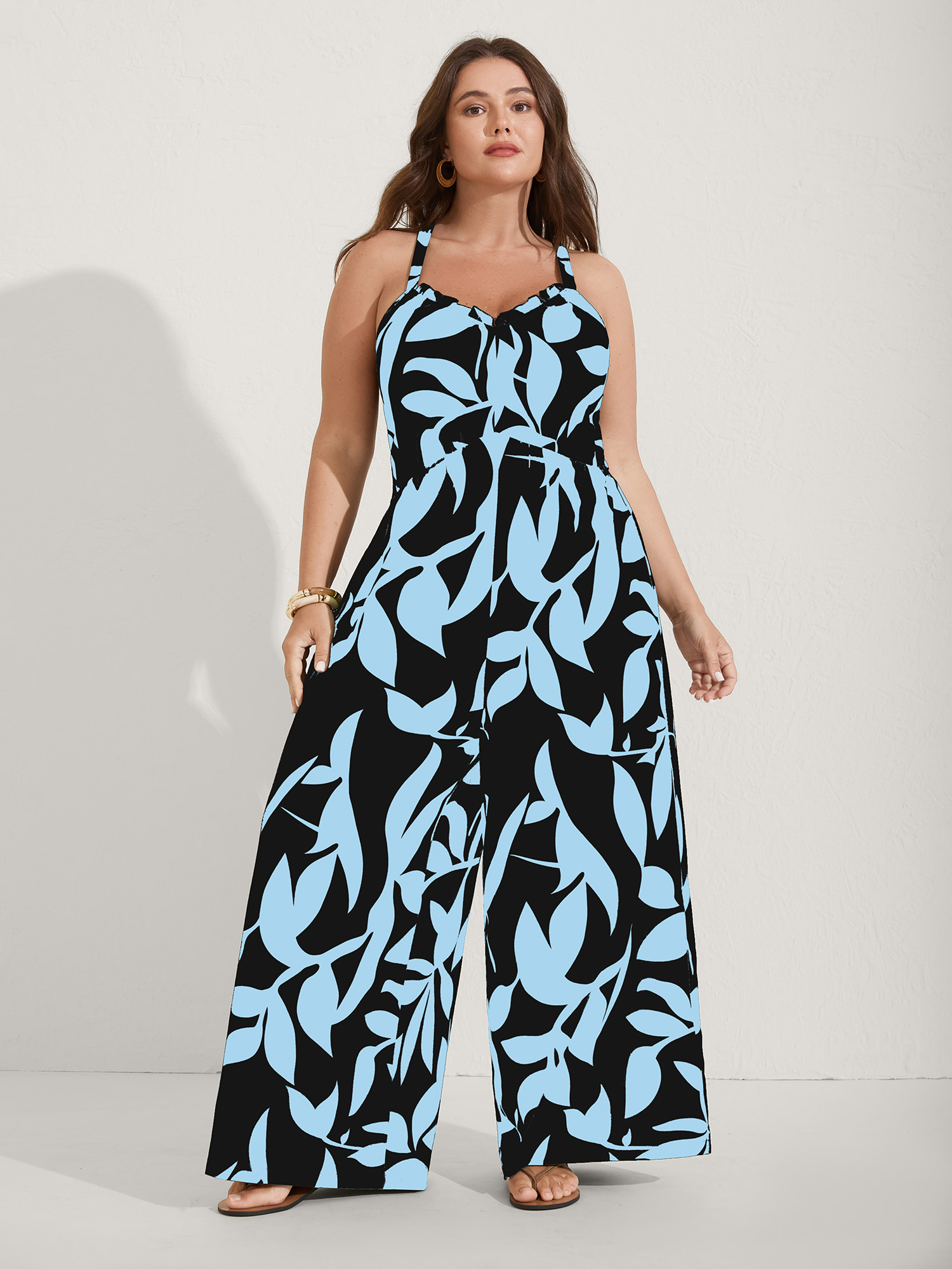 BloomChic Women's Plus Size Silhouette Floral Print Sweetheart Jumpsuit LightBlue Vacation 10/M