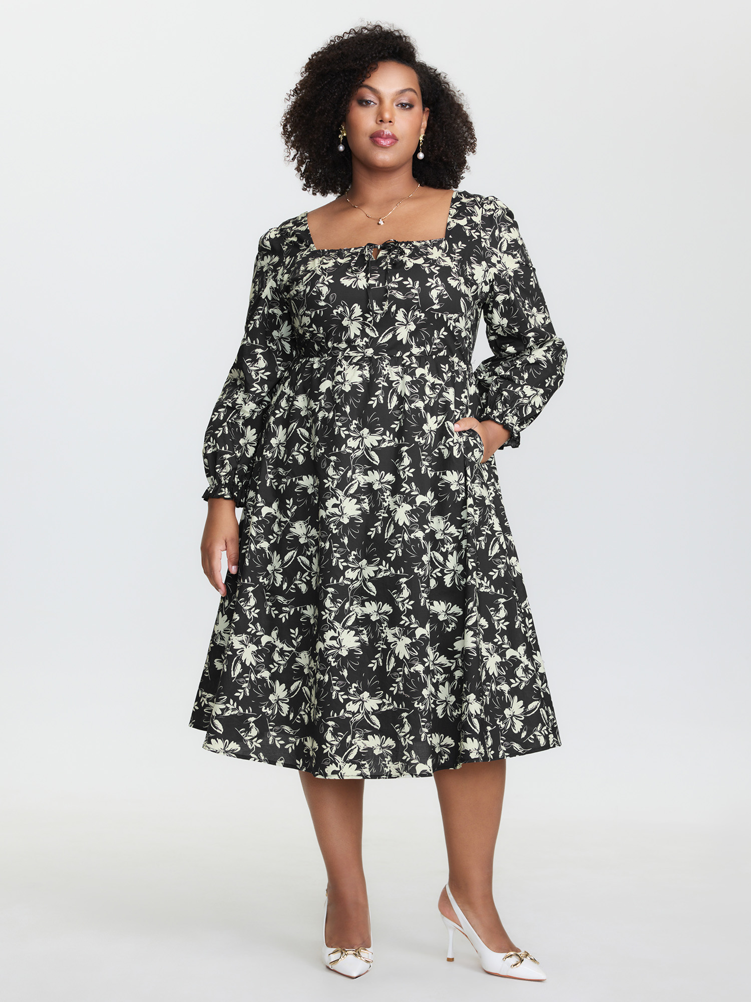 BloomChic Women's Plus Size Pure Cotton Shirred Waist Silhouette Flower Midi Dress Black Floral Midi Everyday-Elegant Non 10/M