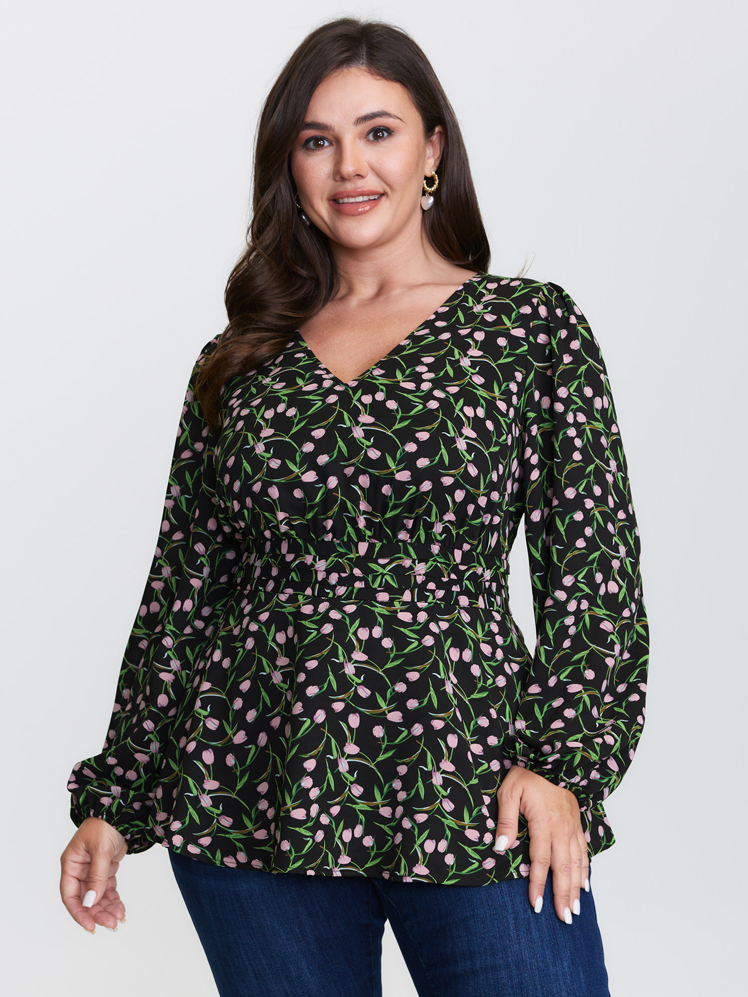 BloomChic Women's Plus Size Tulip Print Cinched Flared Blouse Black Ditsy Floral Everyday-Elegant Long Sleeve V-Neck 10/M