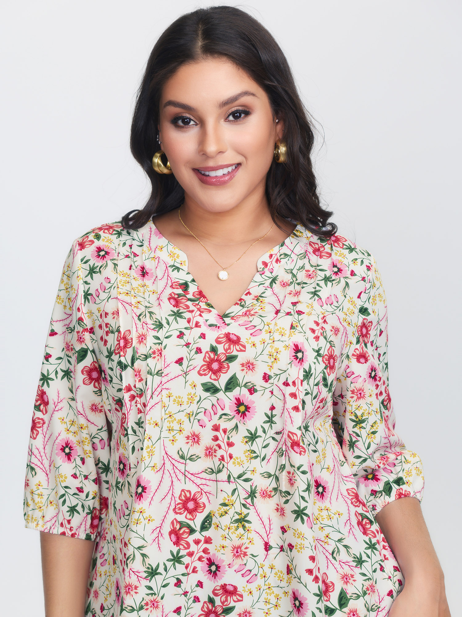 BloomChic Women's Plus Size Floral Print Notched Collar Shirt WhiteSmoke Floral Everyday-Elegant 3/4 Sleeve V-Notch Neck 10/M