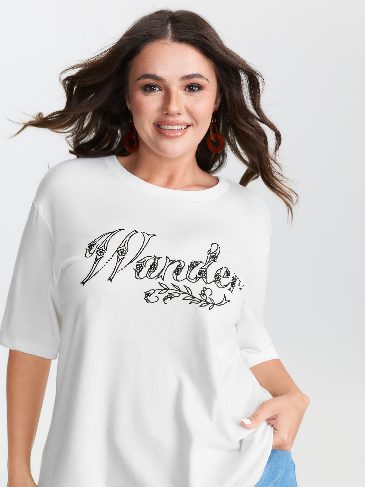 BloomChic Women's Plus Size Made To Wander Embroidered T-Shirt Originalwhite Solid Vacation Short sleeve Round Neck 10/M
