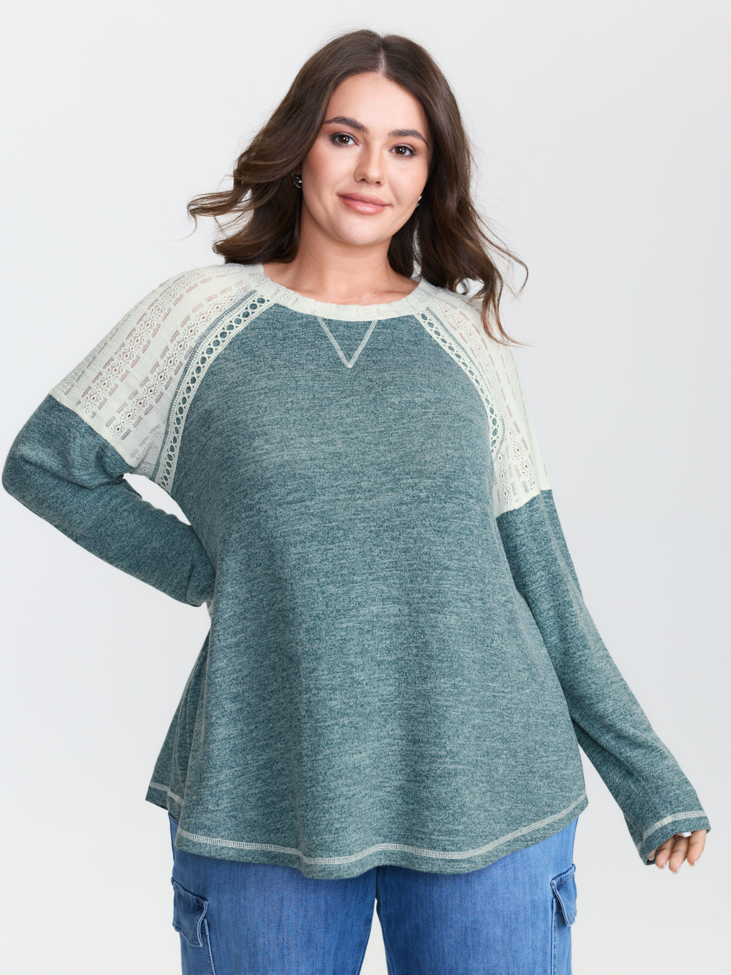 BloomChic Women's Plus Size Colorblock Raglan Sleeve Lace Trim T-Shirt Aegean Solid Everyday-Casual Long Sleeve Round Neck 10/M