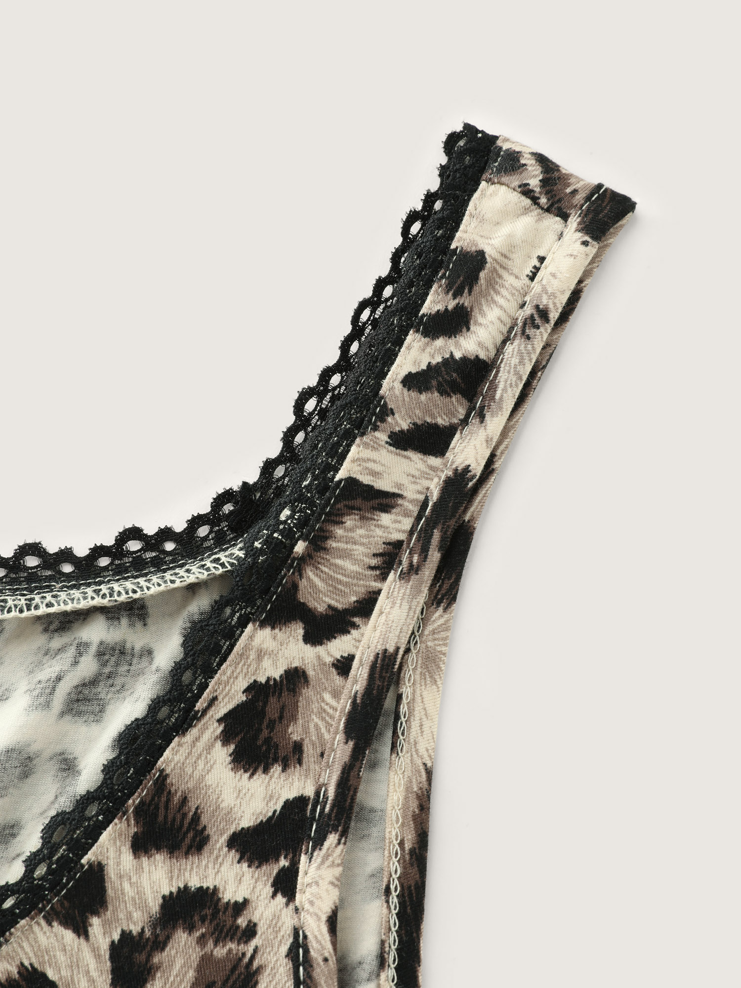 Side view of BloomChic Women's Plus Size Wild Leopard Print Two-Piece Pajama Set Leopard not graphics 14-16/1X