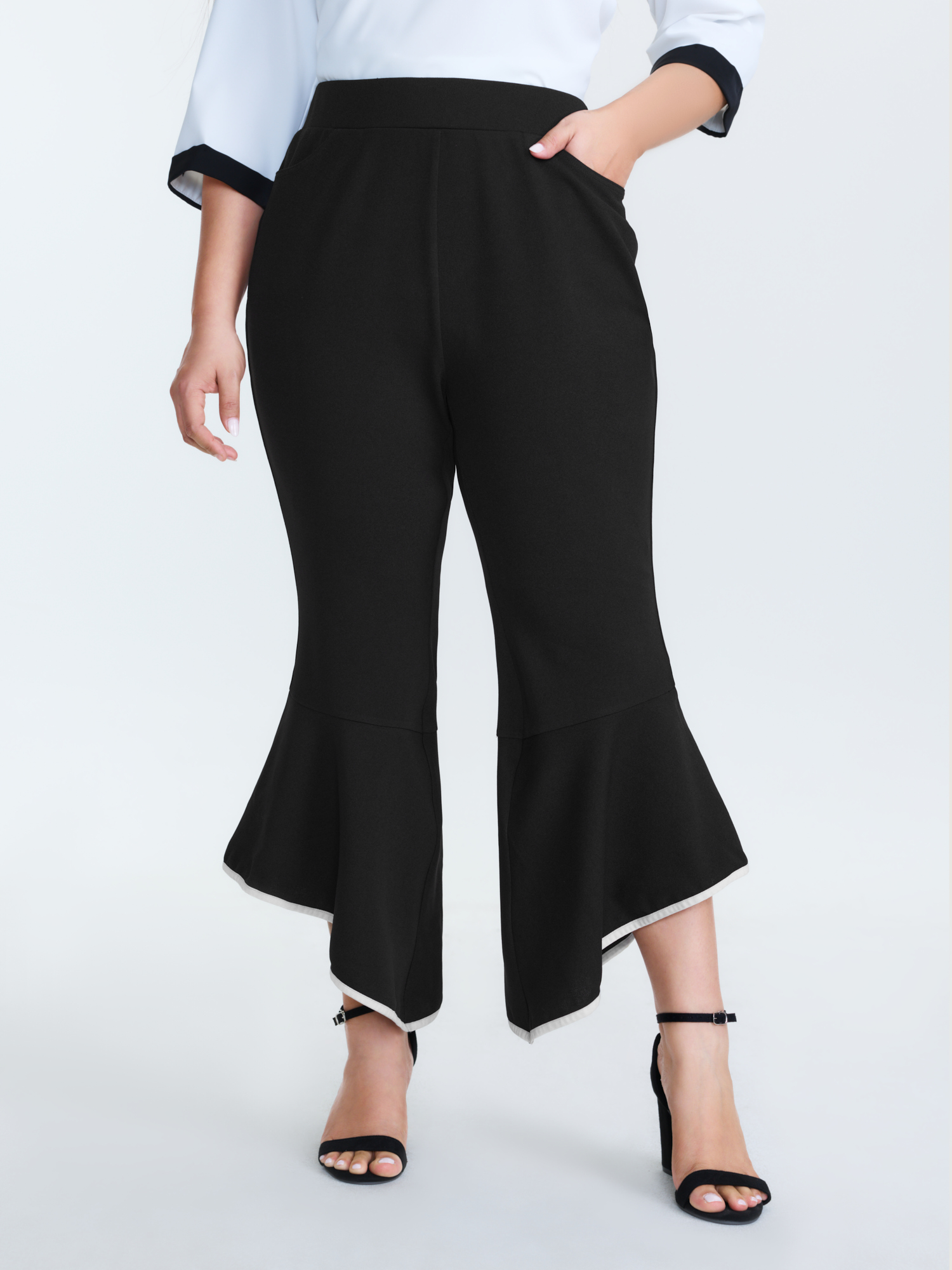 BloomChic Women's Plus Size Flared Hem Pull-On Pocket Pants Black Flared High Rise 12/L