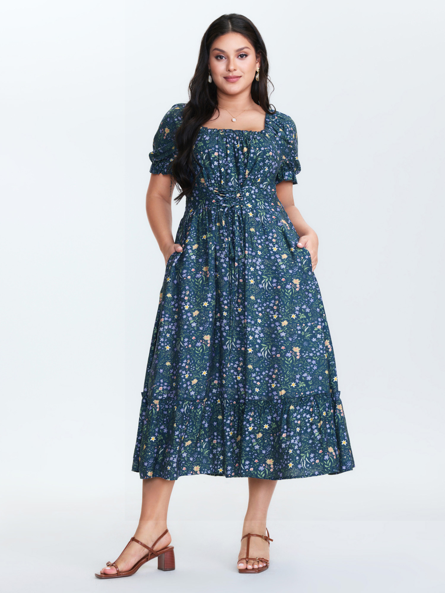 BloomChic Women's Plus Size Floral Print Puffy Sleeve Cinched-Waist Midi Dress DarkBlue Ditsy Floral Midi Everyday-Elegant Smocked 22-24/3X