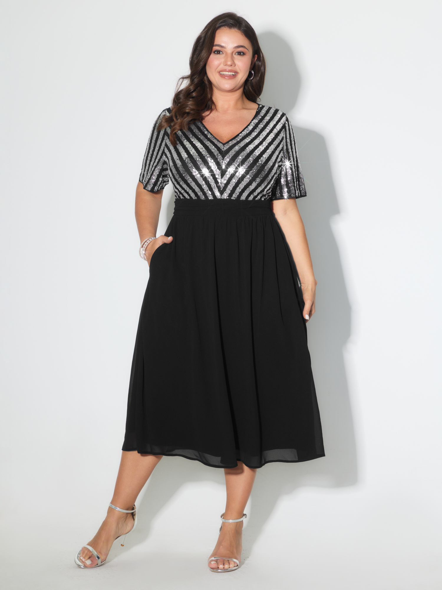 BloomChic Women's Plus Size Striped Sequin V-Neck Contrast Midi Dress Black Stripes Midi Occasion Patchwork 22-24/3X