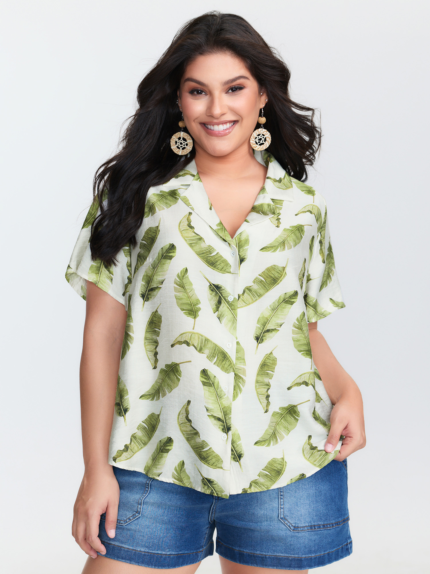 BloomChic Women's Plus Size Tropical Leaf Print Button-Down Blouse Multicolor Tropical Vacation Short sleeve 10/M