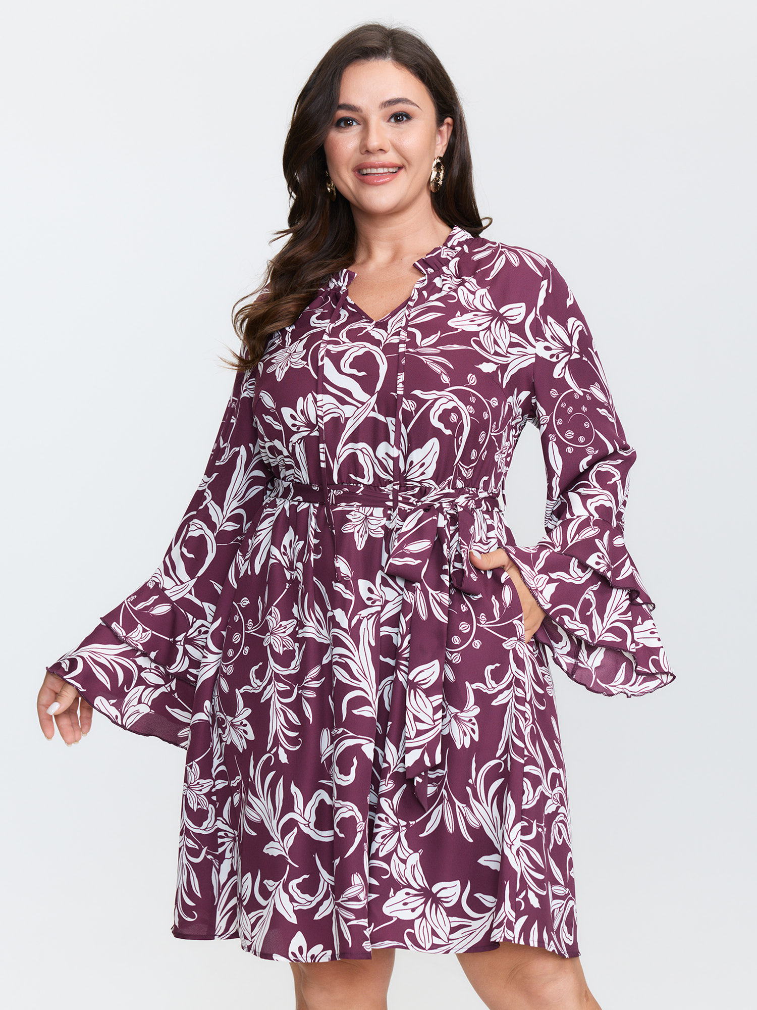 BloomChic Women's Plus Size Retro Floral Print A-Line Mini Dress DarkBrown Ditsy Floral Short Everyday-Elegant Colorblock 10/M
