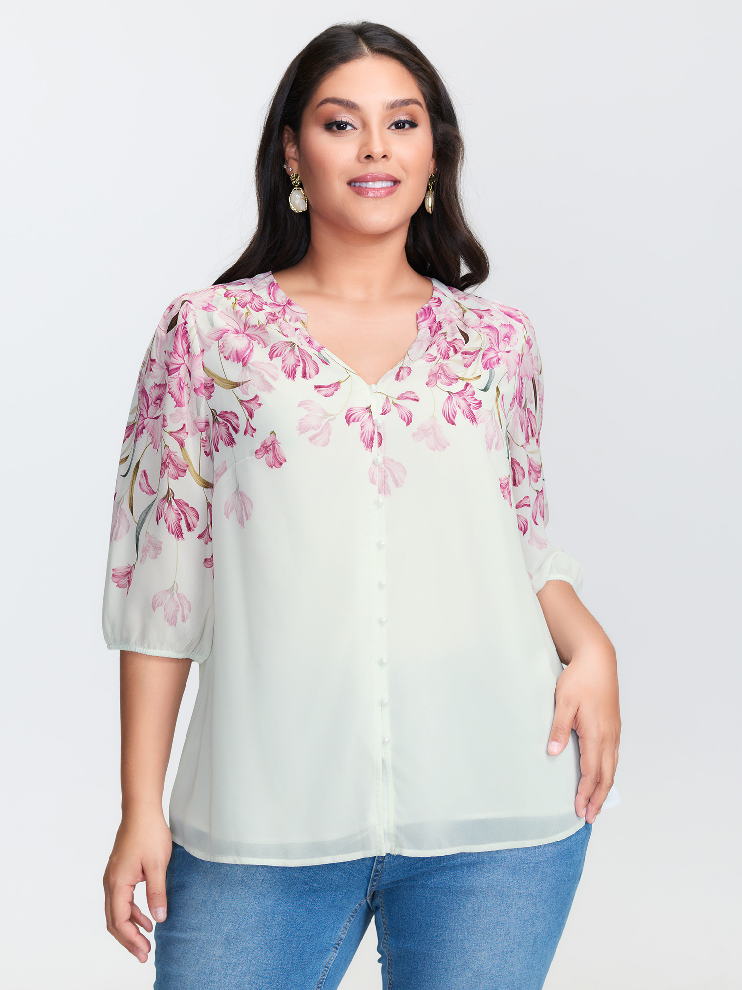 BloomChic Women's Plus Size Floral Print Layered Notched Collar Blouse Ivory Ditsy Floral Everyday-Elegant 3/4 Sleeve 26/4X
