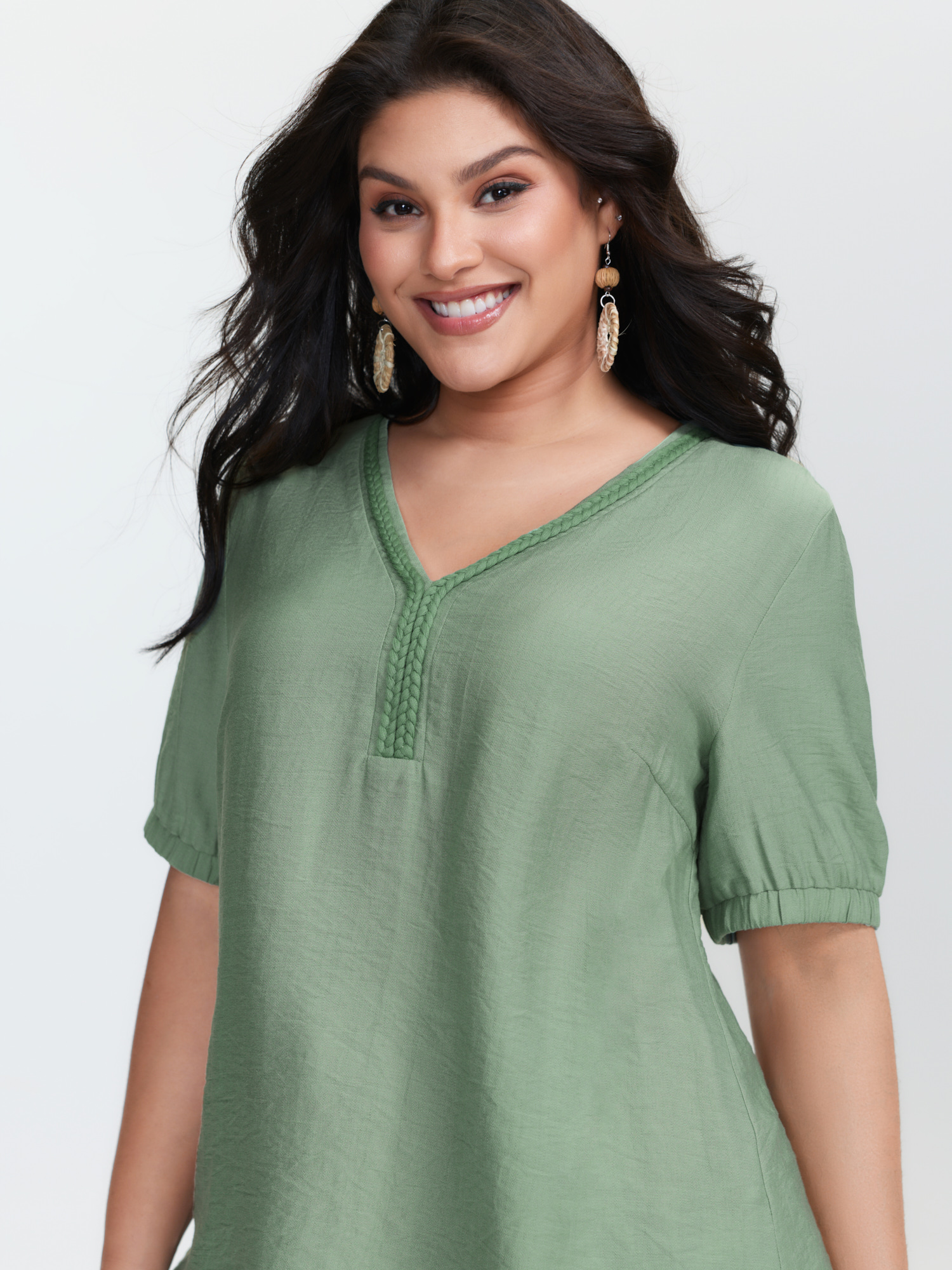 BloomChic Women's Plus Size Supersoft Contrast Webbing V-Neck Blouse Greenbean Non Vacation Half Sleeve 18-20/2X