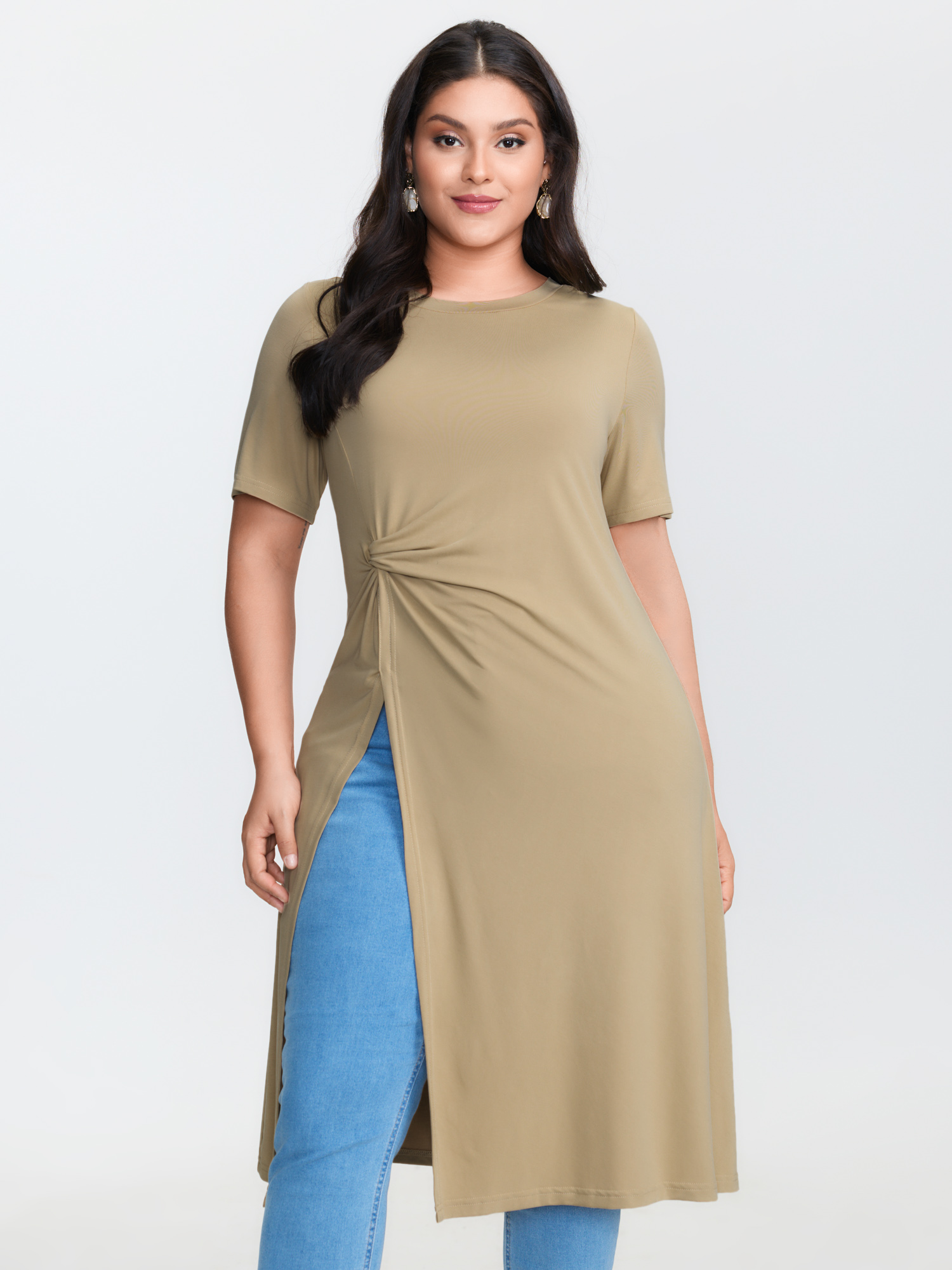 BloomChic Women's Plus Size Supersoft Knotted High-Slit T-Shirt LightBrown Non Everyday-Elegant Short sleeve 10/M