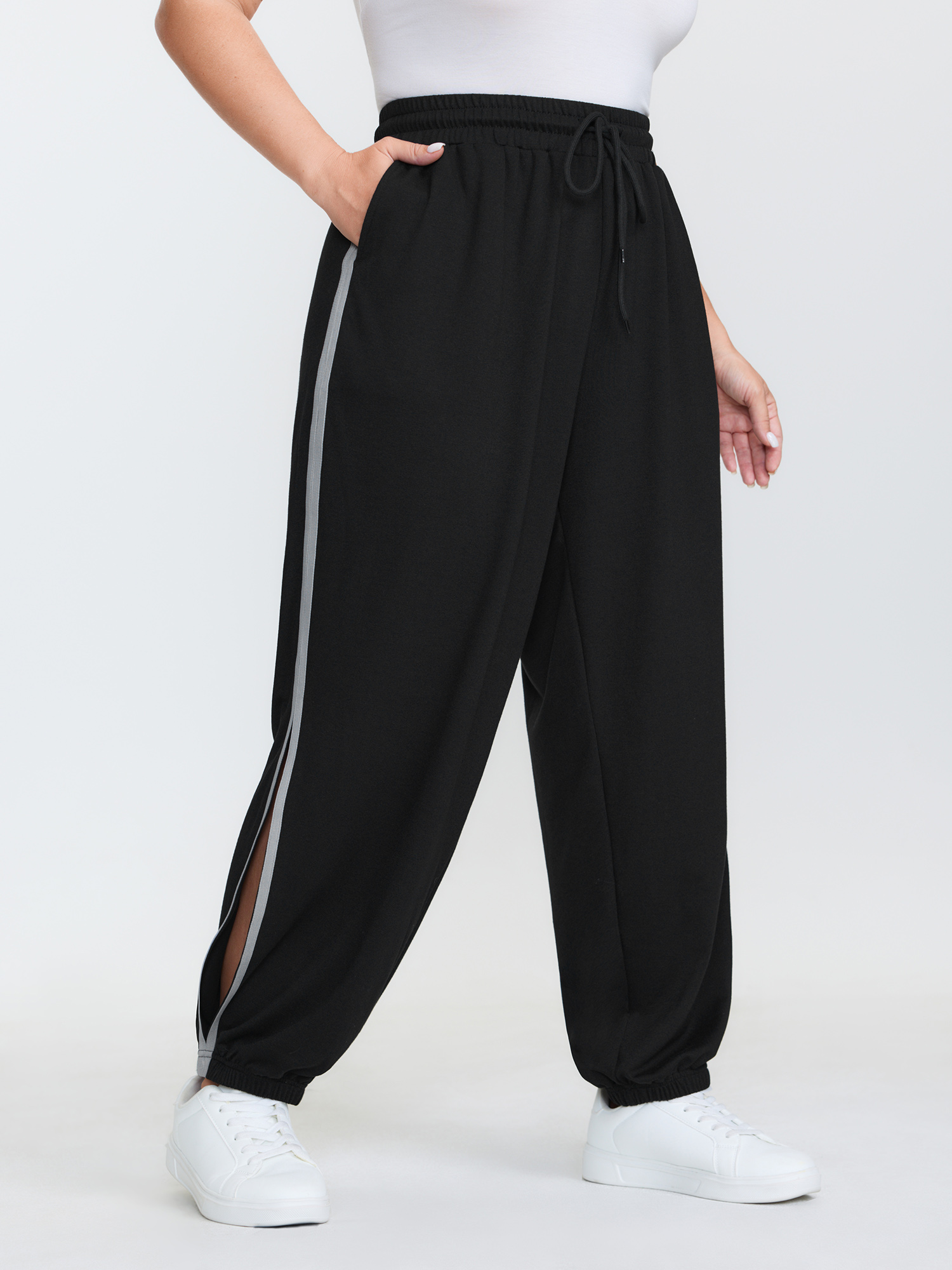 BloomChic Women's Plus Size Supersoft Drawstring Jogger Pants Black Tapered ankle Mid Rise 10/M