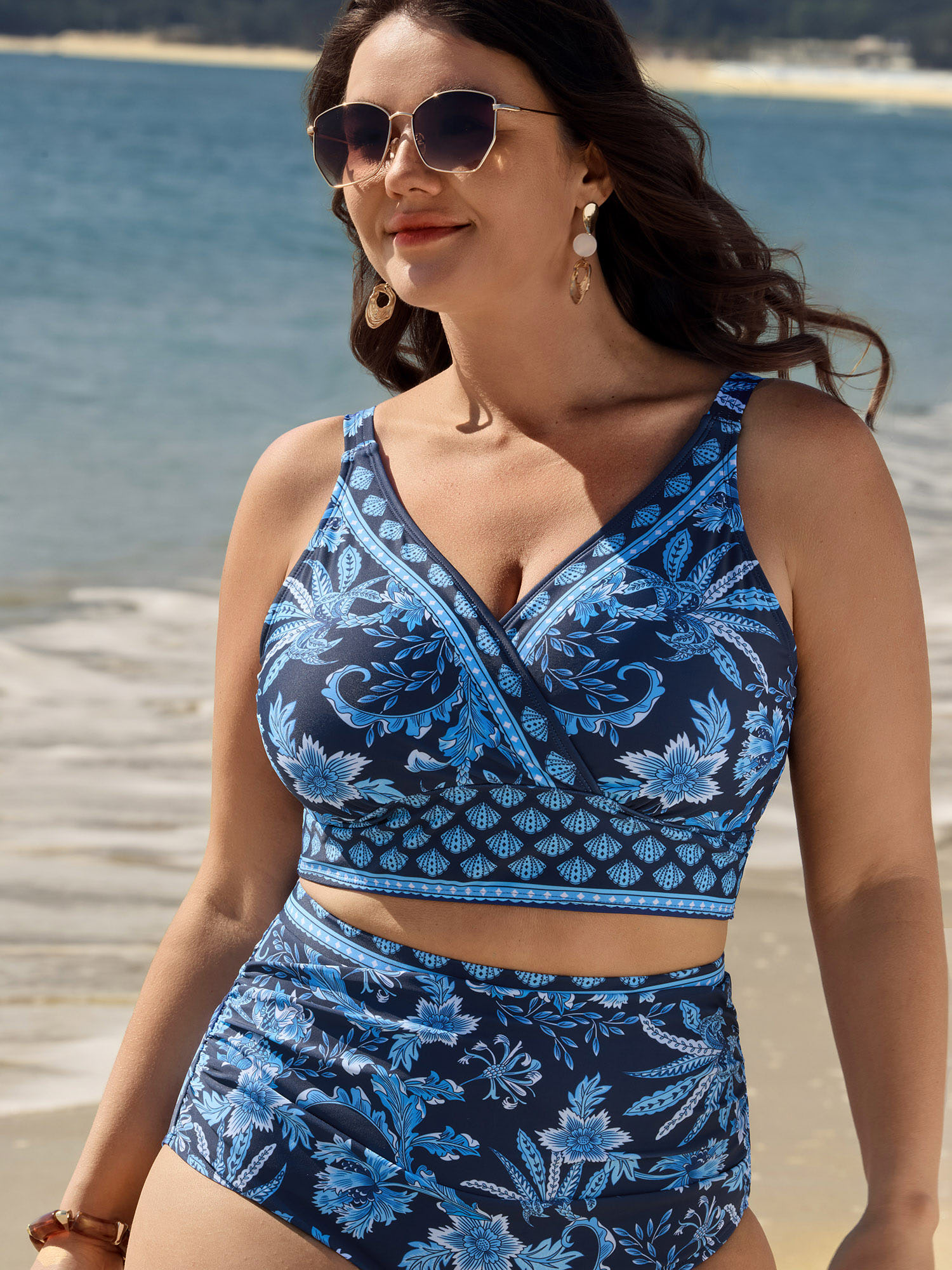 BloomChic Plus Size Floral Print Color Contrast Surplice Bikini Top - Curve Women's Swimwear- Aegean Adaptive-Fit Full elastic waistband Swim Tops 26-28/3X