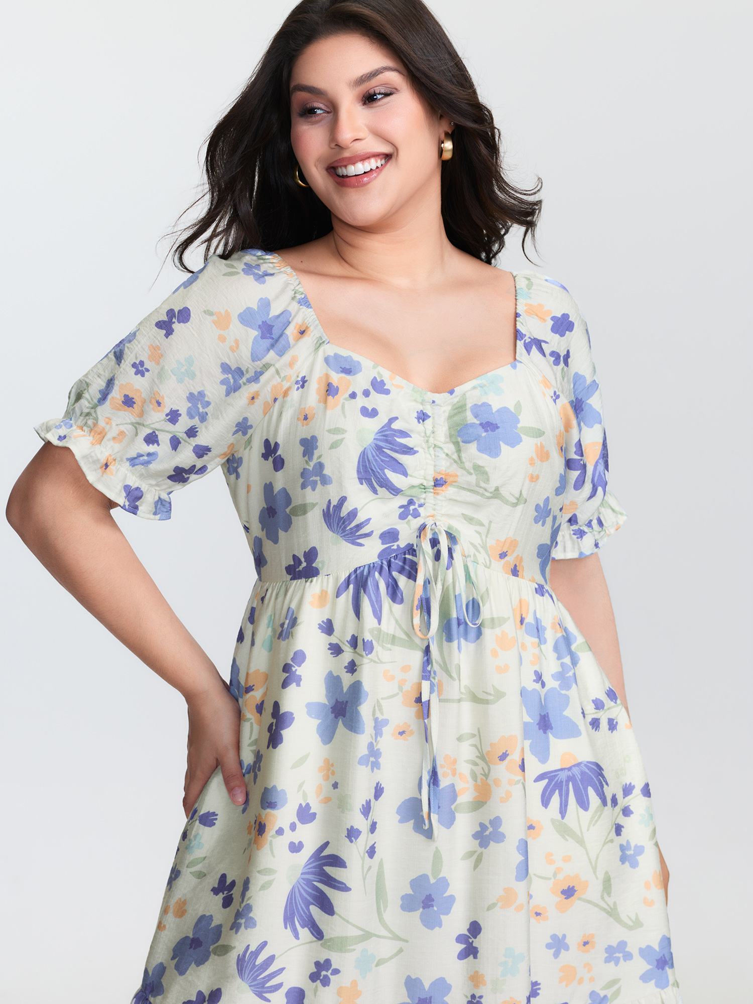 BloomChic Women's Plus Size Floral Print Ruched Bodice Ruffled Short Dress Beige Floral Short Everyday-Casual Tie knot 22-24/3X