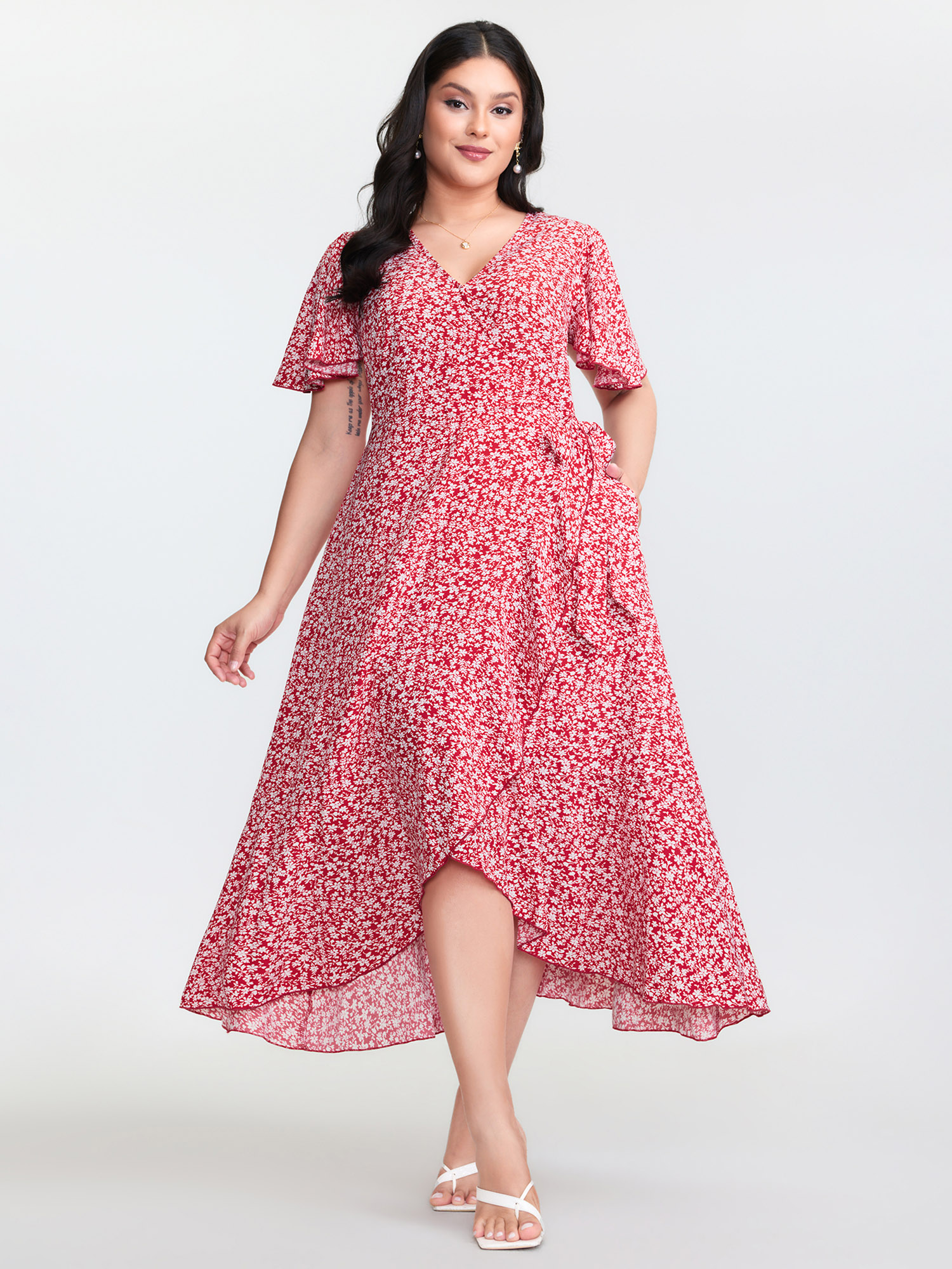 BloomChic Plus Size Ditsy Floral Print Flared Sleeve Maxi Dress - Curve Ladies Crimson Elegant Short sleeve Ditsy Floral Side seam pocket Daily Dresses 26-28/3X