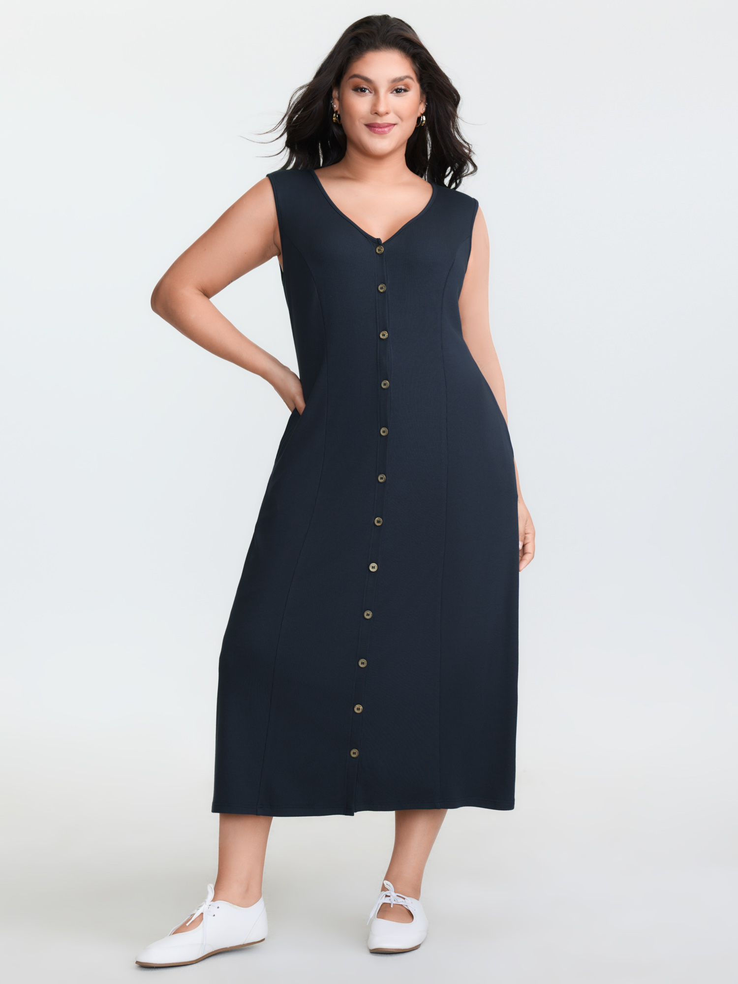 BloomChic Women's Plus Size Supersoft Button-Down Sleeveless Midi Dress DarkBlue Non Midi Everyday-Casual Button 10/M
