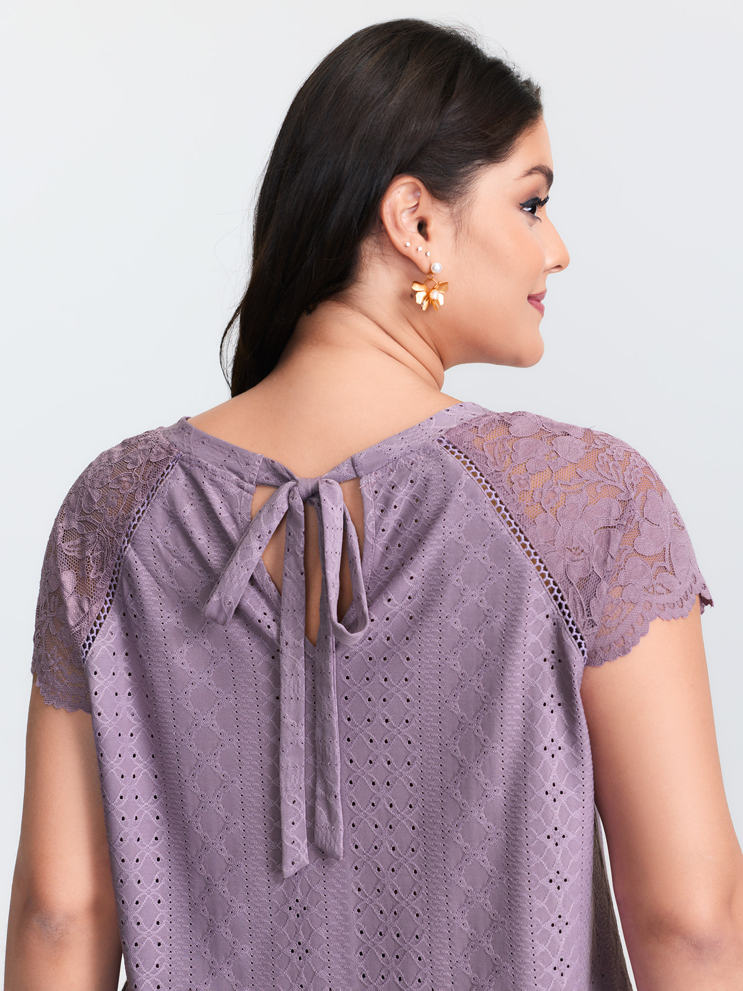 BloomChic Plus Size Lace Trim Back-Tie T-Shirt - Women's Lavender Mist Cap Sleeve Elegant T-shirts 16/L