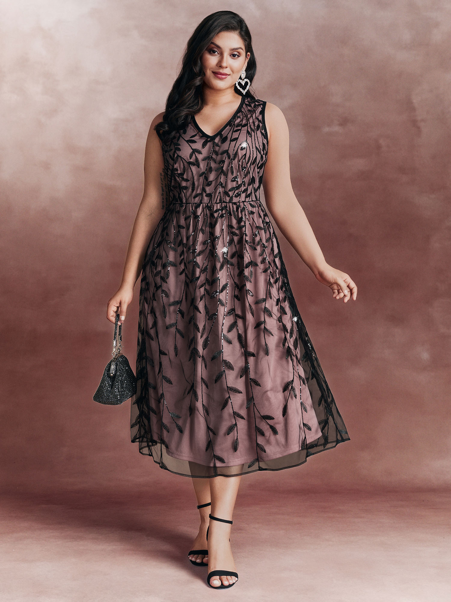 BloomChic Women's Plus Size Sequin Embroidery Color Contrast V-Neck Midi Dress BlackFlower Midi Occasion Colorblock 22-24/3X