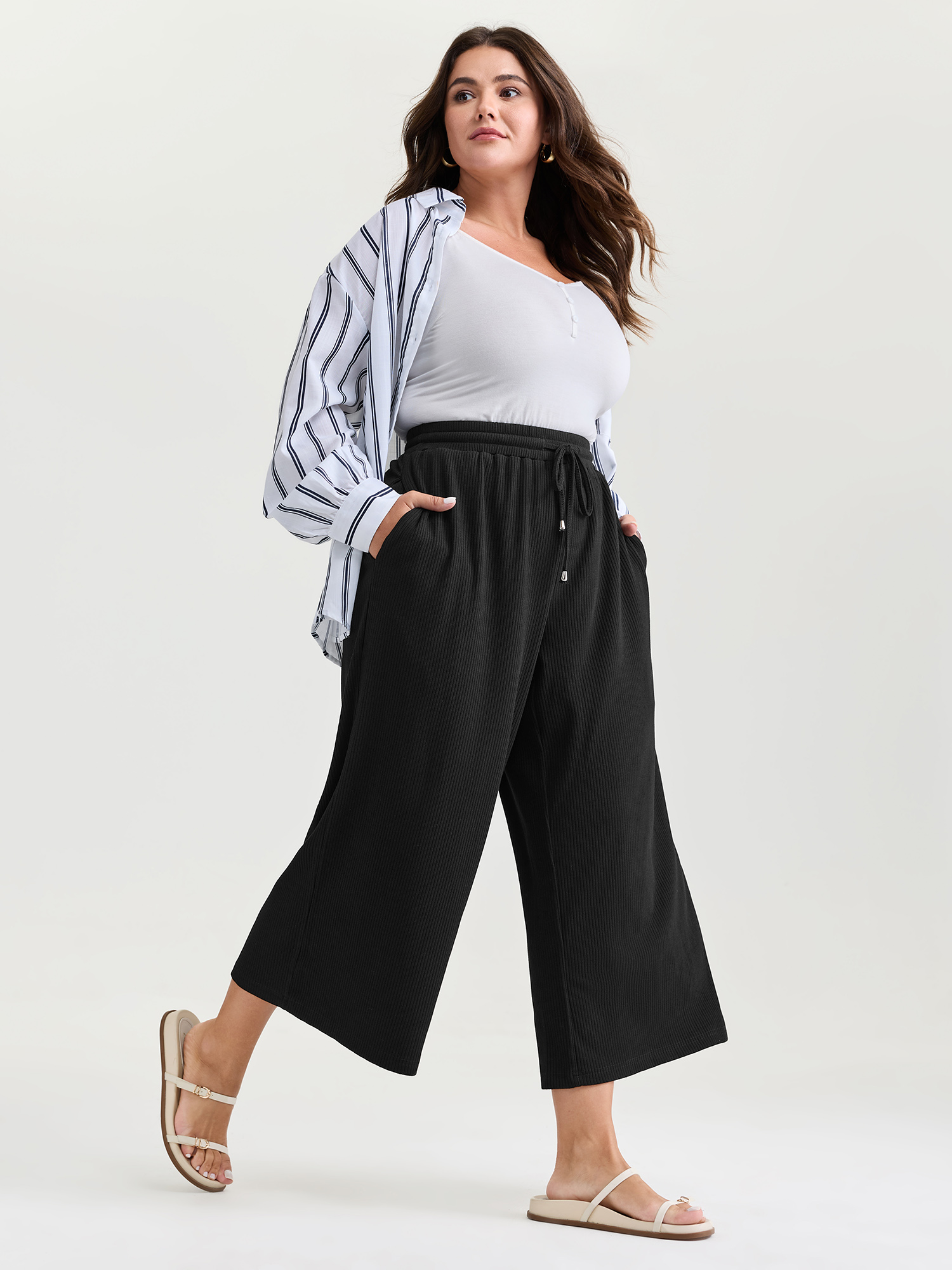 BloomChic Plus Size Drawstring Waist Stretchy Textured Sweatpants - Curve women's Black Straight fit Sweatpants 22-24/2X