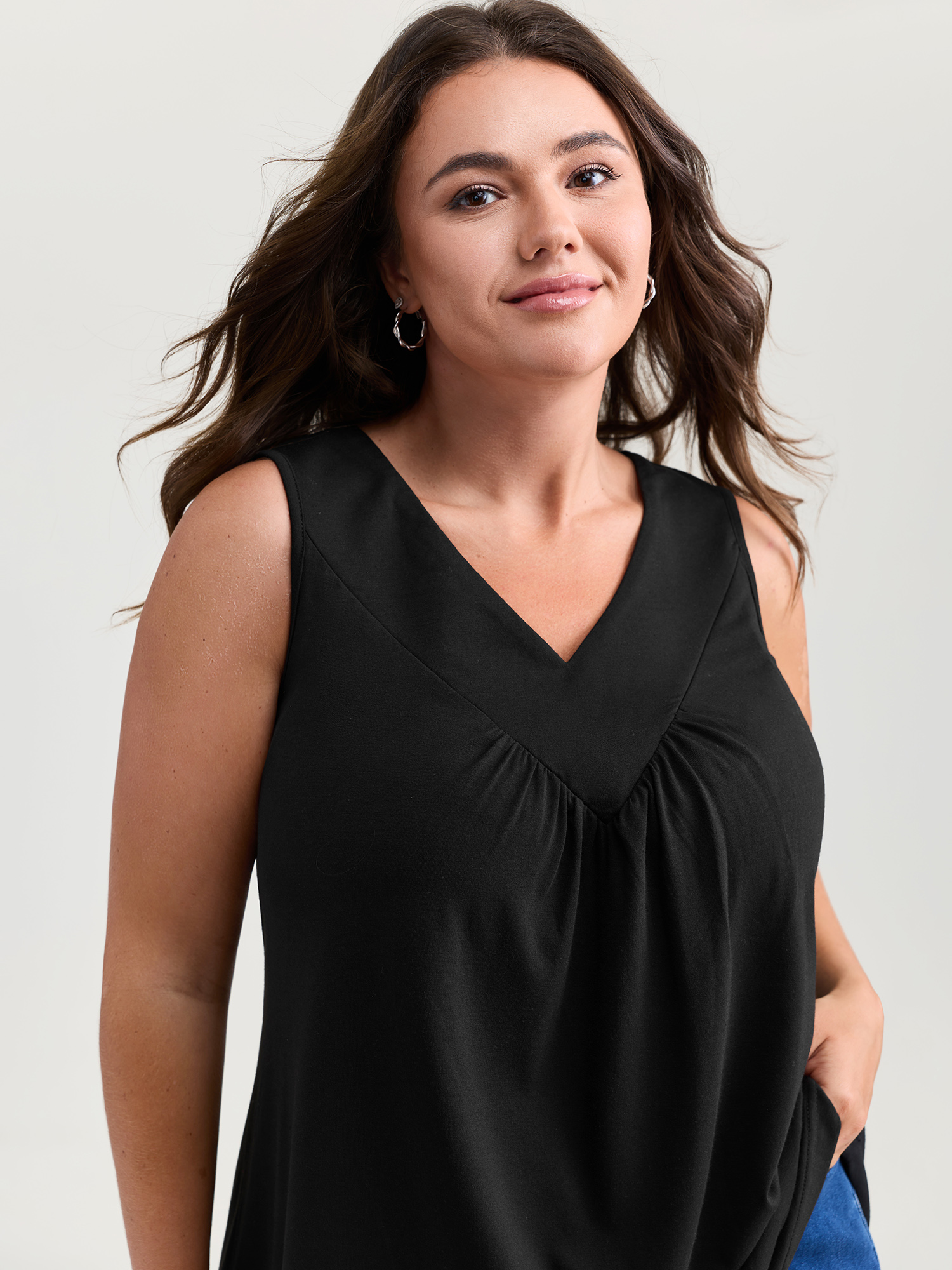 BloomChic Plus Size Stretchy V-Neck Pleated Tank Top - Women's Ditsy Floral Square Neck Comfort Waist Fit Sleeveless Boho Tank Tops Camis 14/M