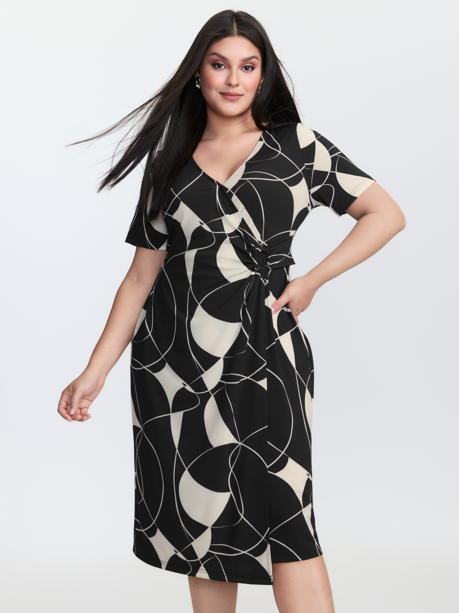 BloomChic Women's Plus Size Geometric Print Stretchy Knotted Midi Dress BlackFlower Geometric Midi Office Wrap / Overlap 18-20/2X