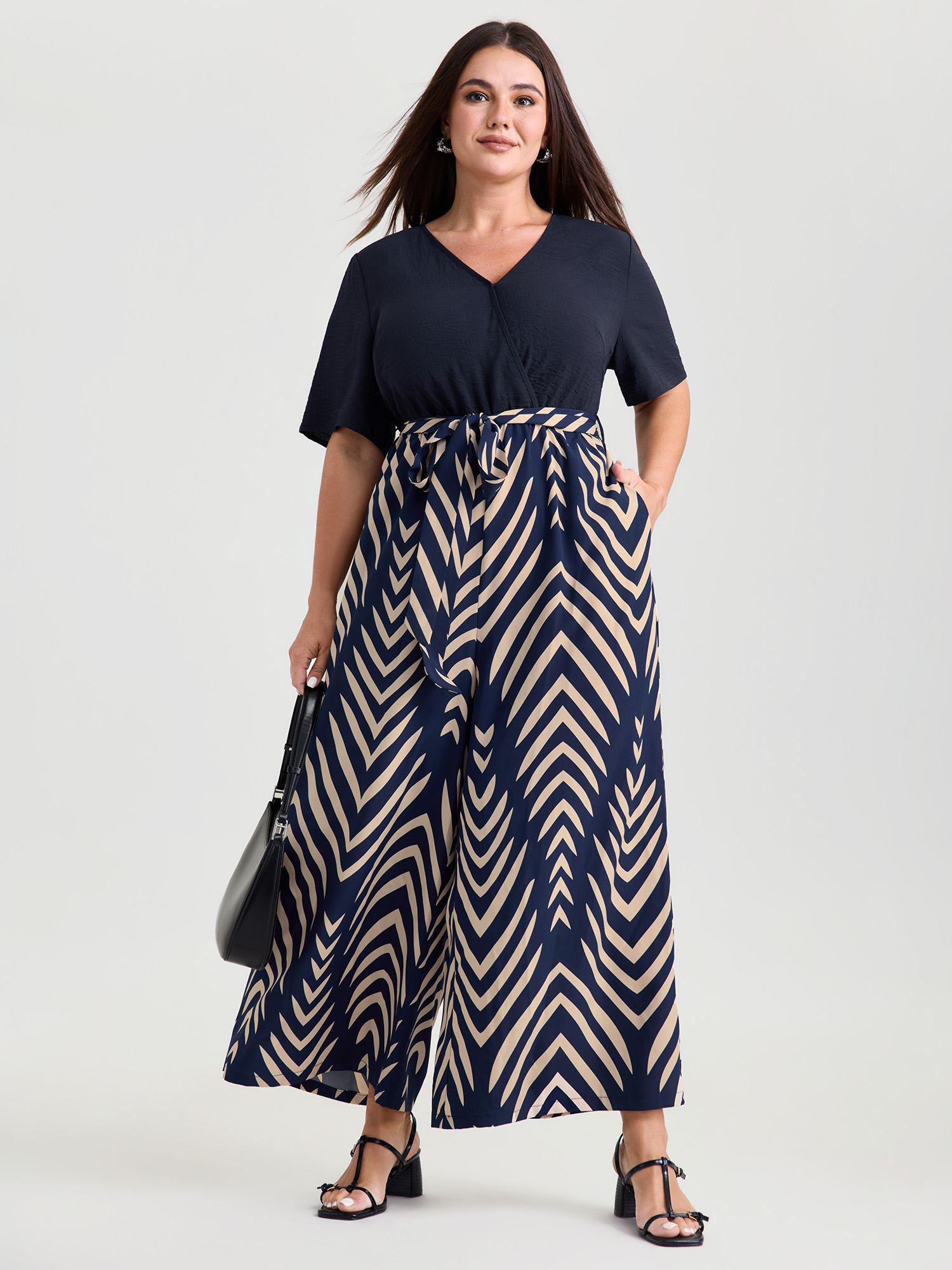 BloomChic Plus Size Geometric Print V-Neck Stretchy Jumpsuit - Curve Women's DarkBlue Playsuit - Side seam pocket X-line Jumpsuits 26-28/3X