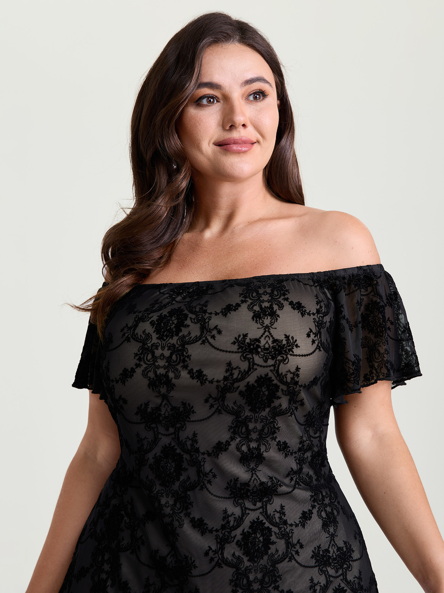 BloomChic Women's Plus Size Flocked Floral Off-Shoulder T-Shirt Black Solid Everyday-Elegant Short sleeve Off-Shoulder 14-16/1X