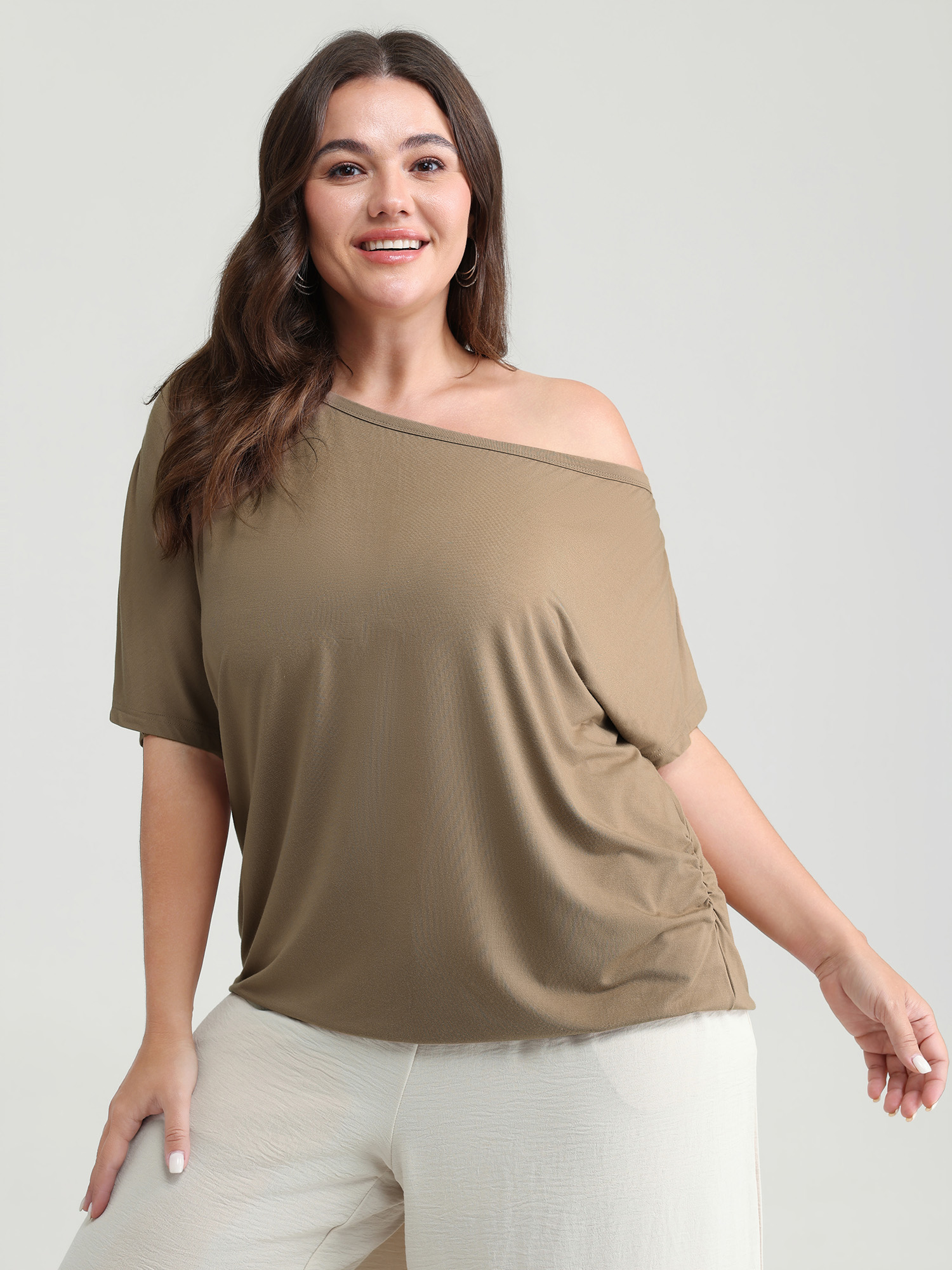 BloomChic Women's Plus Size Supersoft One-Shoulder Draped Plain Knit Top Tan Half Sleeve Everyday-Casual 22-24/3X