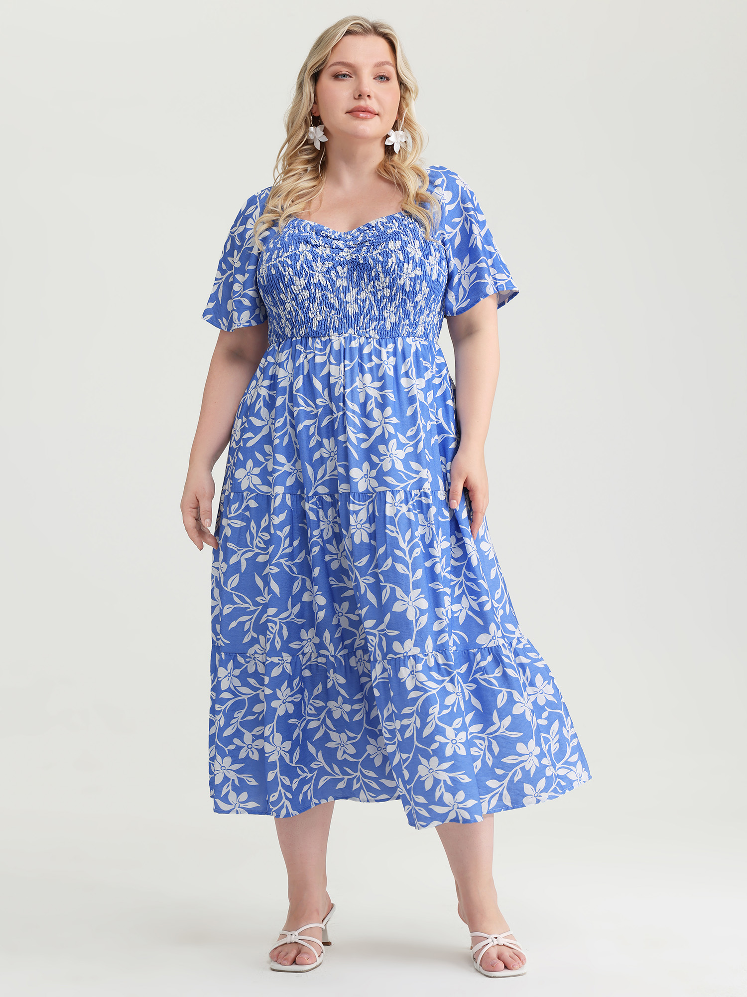 BloomChic Women's Plus Size Silhouette Flower Print Shirred Pockets Midi Dress Skyblue Ditsy Floral Midi Everyday-Elegant Shirred 10/M