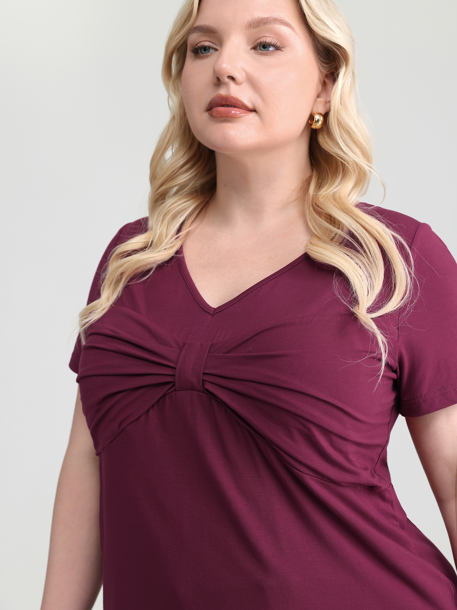 BloomChic Women's Plus Size Knotted Bodice Deep V-Neckline Knit Top Deeppurplered Short sleeve Everyday-Elegant 12/L