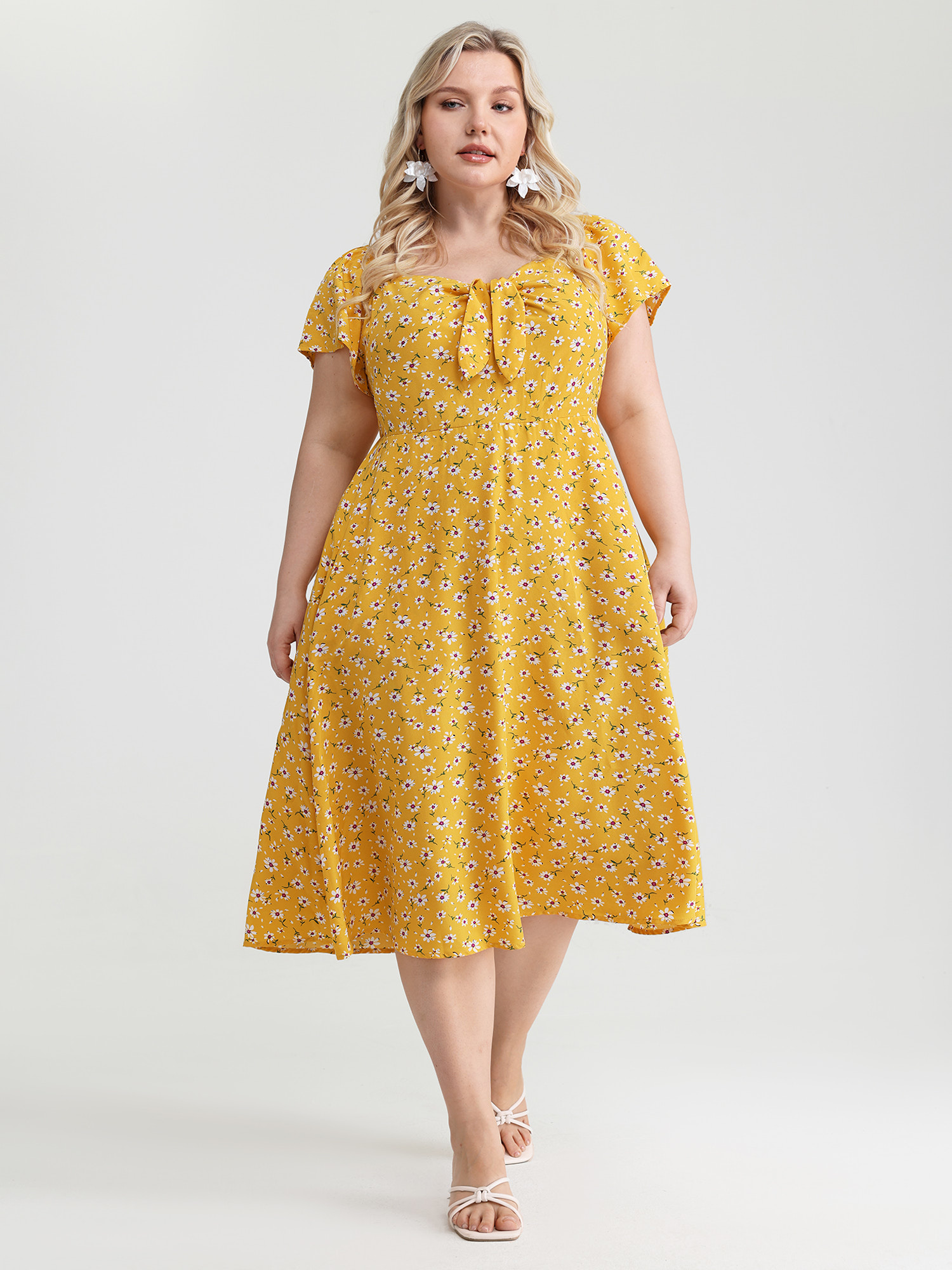 BloomChic Women's Plus Size Knotted Front Daisy Floral Print Midi Dress Turmeric Ditsy Floral Midi Everyday-Elegant Tie knot 12/L