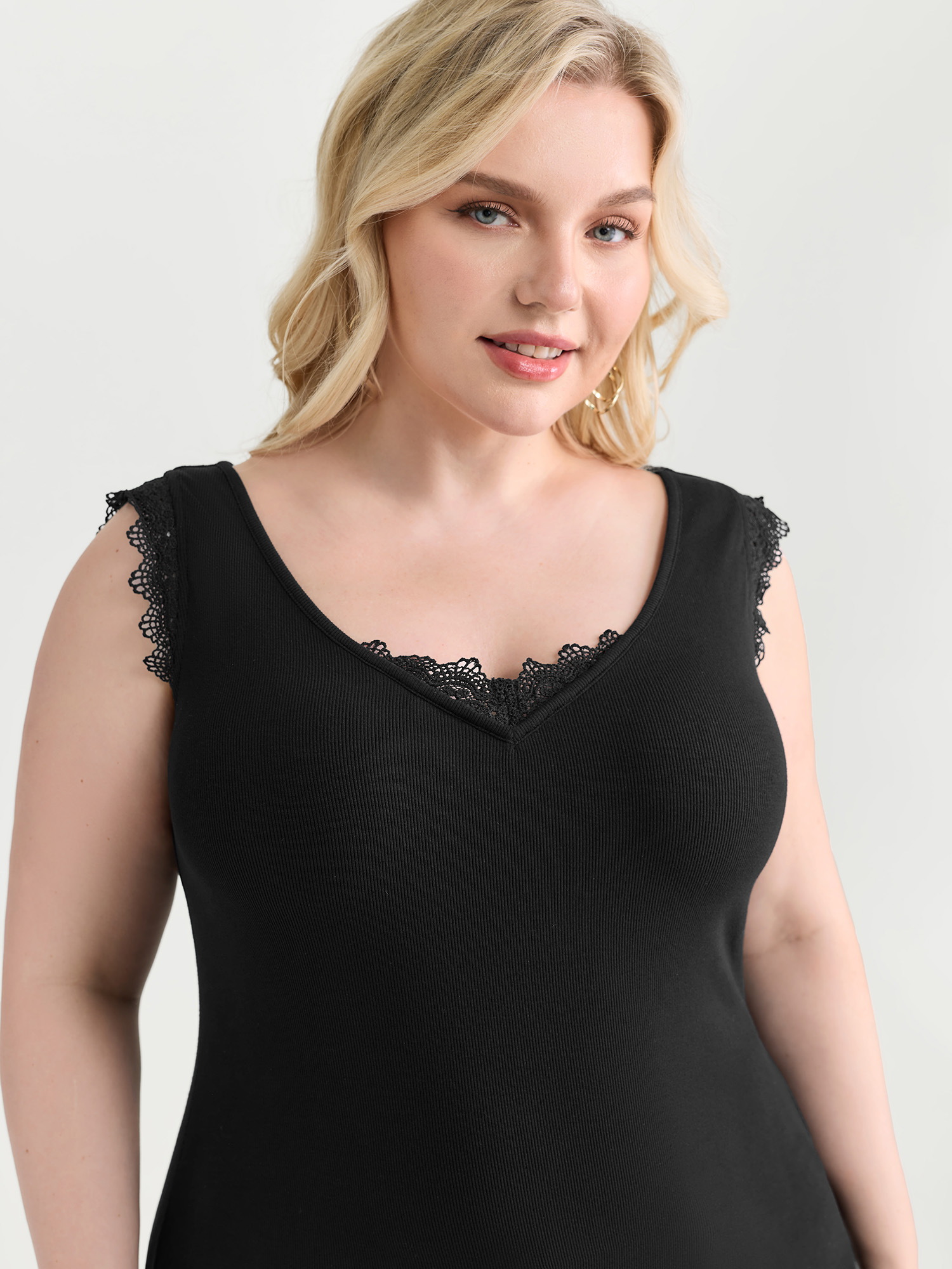 Bloomchic Women's Plus Size Supersoft Stretchy Lace Trim Neckline Tank Top Black Elegant Sheath V-neck 30/6x