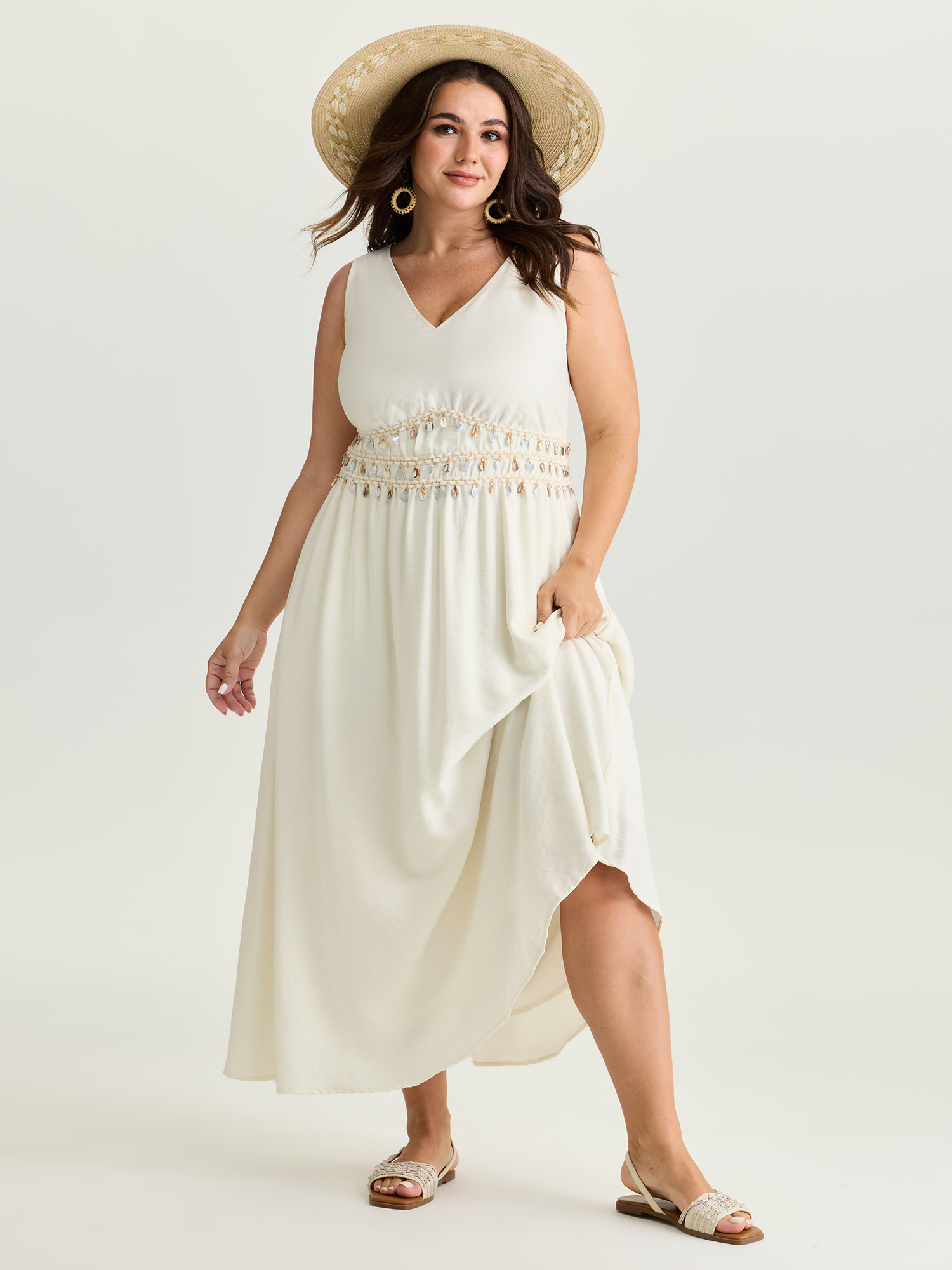 BloomChic Women's Plus Size Tassels Cinched-Waist V-Neck Maxi Dress Ivory Maxi Vacation Woven ribbon&lace trim 10/M