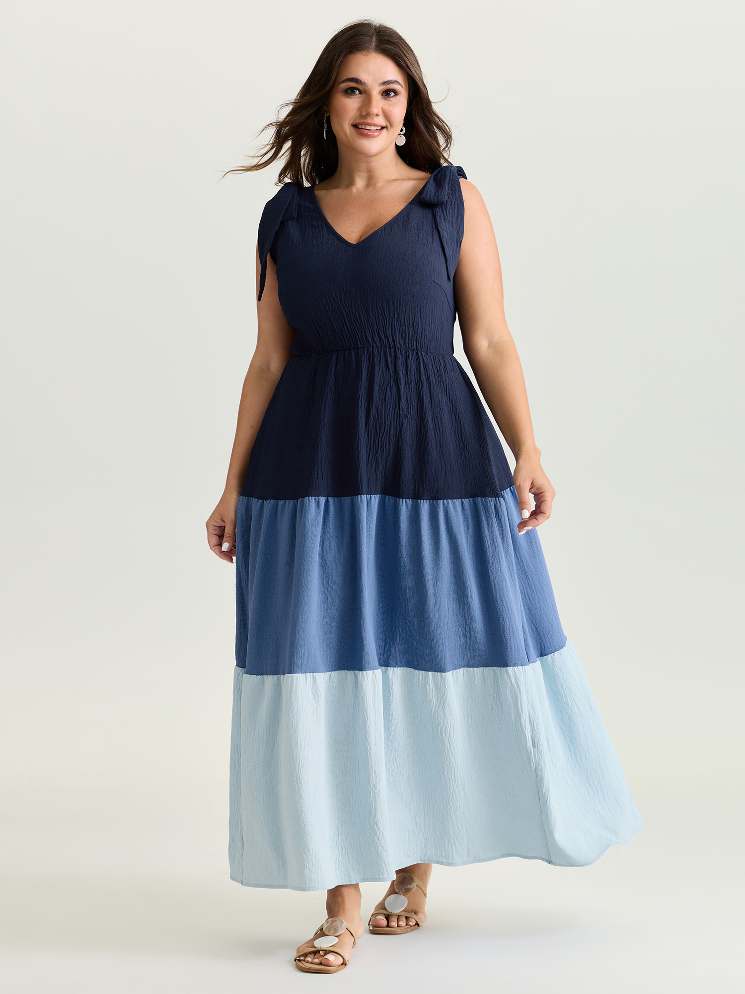 BloomChic Plus Size Colorblock Shoulder-Tie Tiered Maxi Dress - Curve Ladies Multicolor Resort Sleeveless Color Block Side Pocket Daily Dresses 32/5X