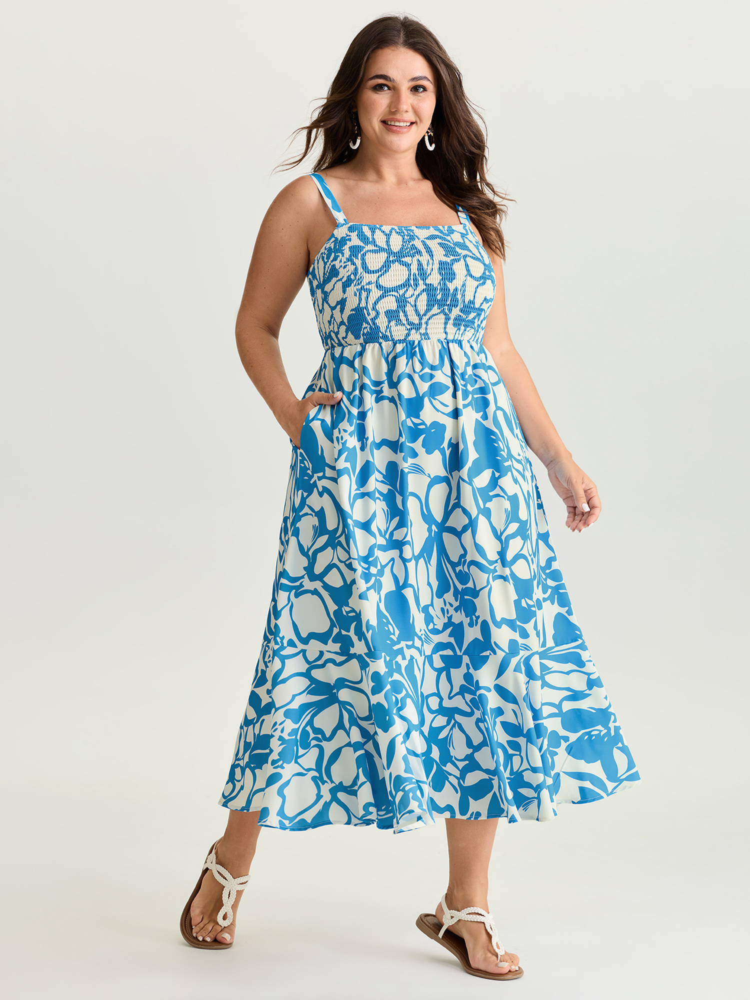 BloomChic Women's Plus Size Silhouette Flower Print Shirred Cami Midi Dress Skyblue Floral Midi Vacation Shirred 10/M
