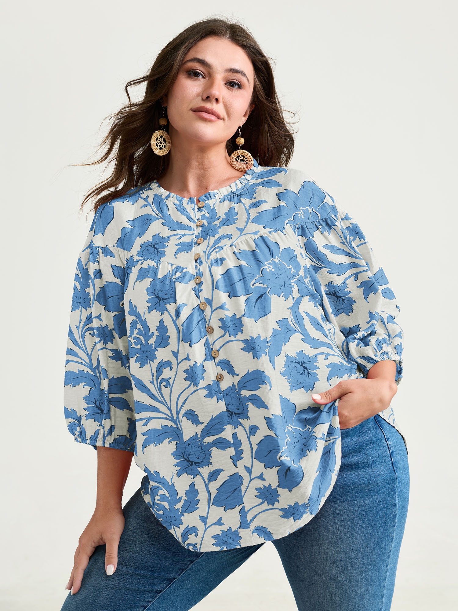 BloomChic Women's Plus Size Sweet Floral Print Button Front Blouse Skyblue Ditsy Floral Vacation Half Sleeve 18-20/2X