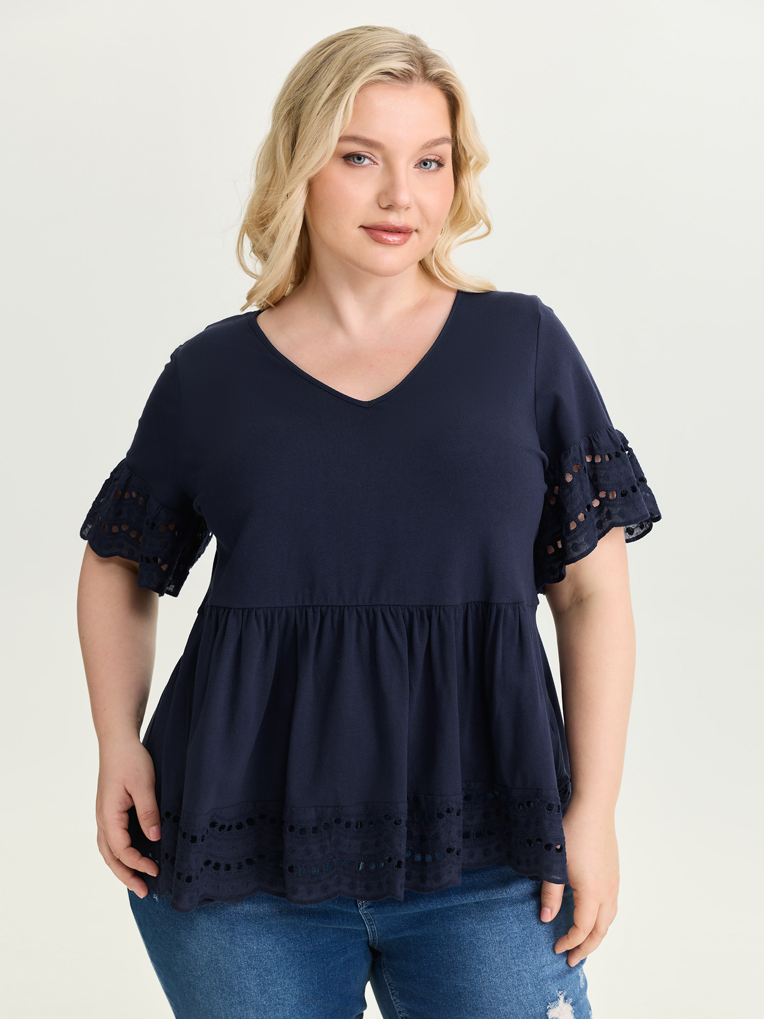 BloomChic Women's Plus Size Lace Trim V-Neck Plain Knit Top DarkBlue Short sleeve Everyday-Elegant 10/M