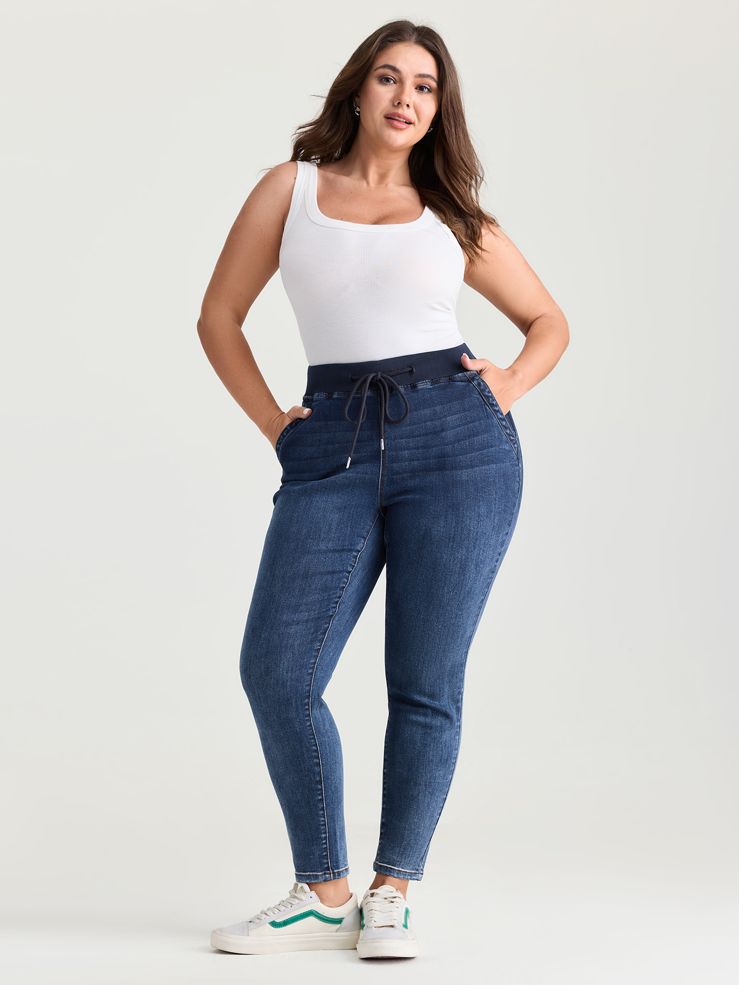 BloomChic Plus Size Super Stretchy Pull-On Skinny-Fit Jeans - Curve Women's Bluevintage High Rise Skinny fit Thigh-Friendly Five-Pocket Jeans 14/M - Supersoft Knit Denim