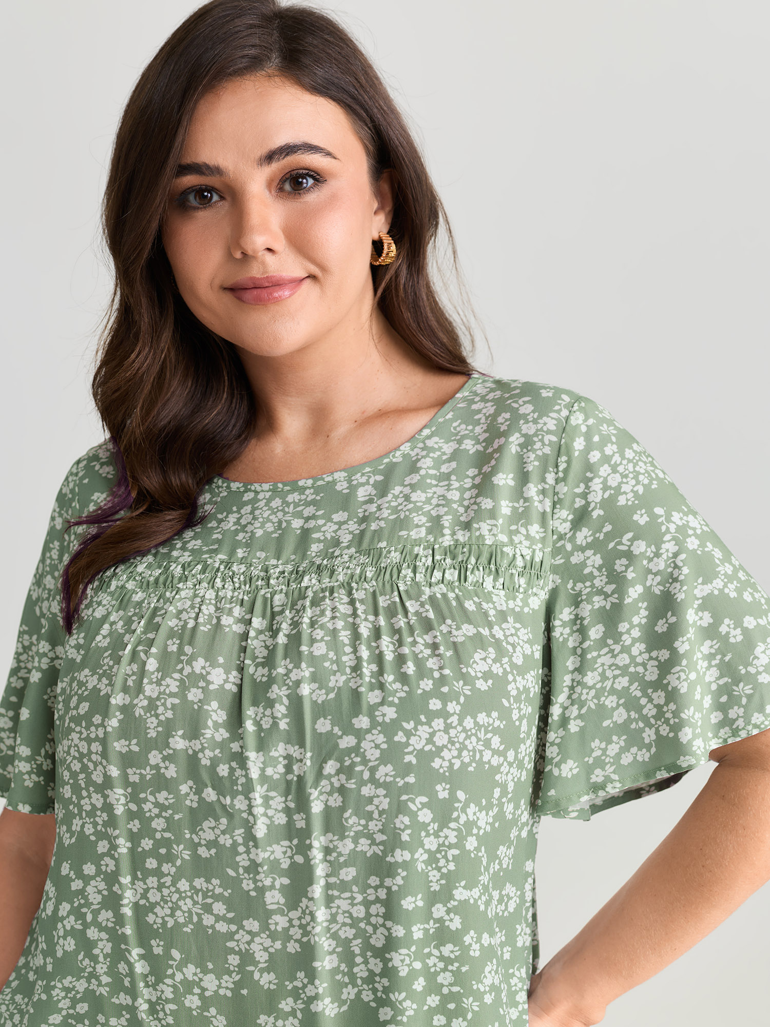 BloomChic Women's Plus Size Floral Ruffle Sleeve Gathered Round Neck Blouse LightGreen Ditsy Floral Casual Short sleeve Round Neck 10/M