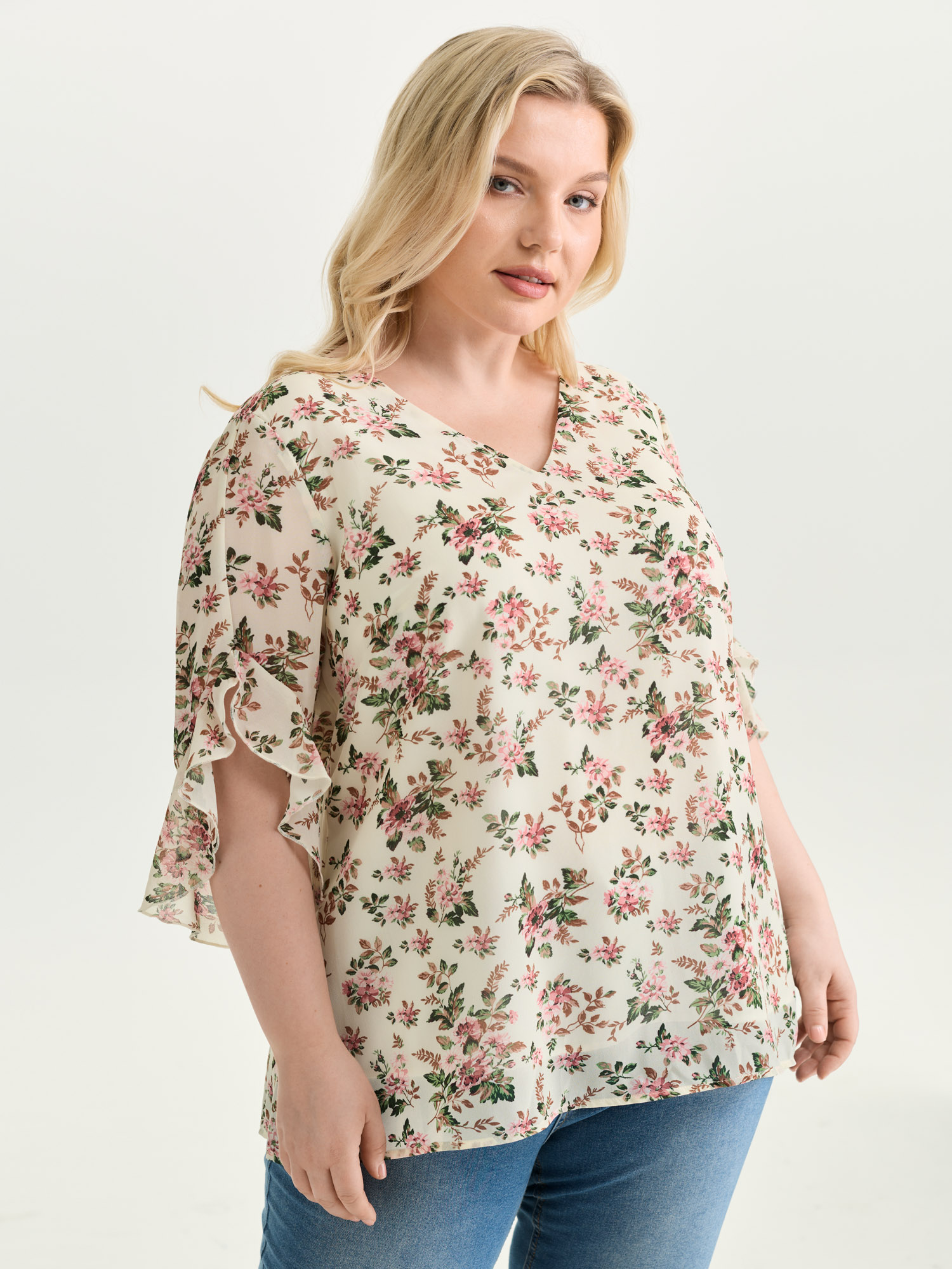BloomChic Women's Plus Size Floral Print Flared Sleeve Lined Blouse Beige Ditsy Floral Everyday-Elegant Short sleeve 10/M