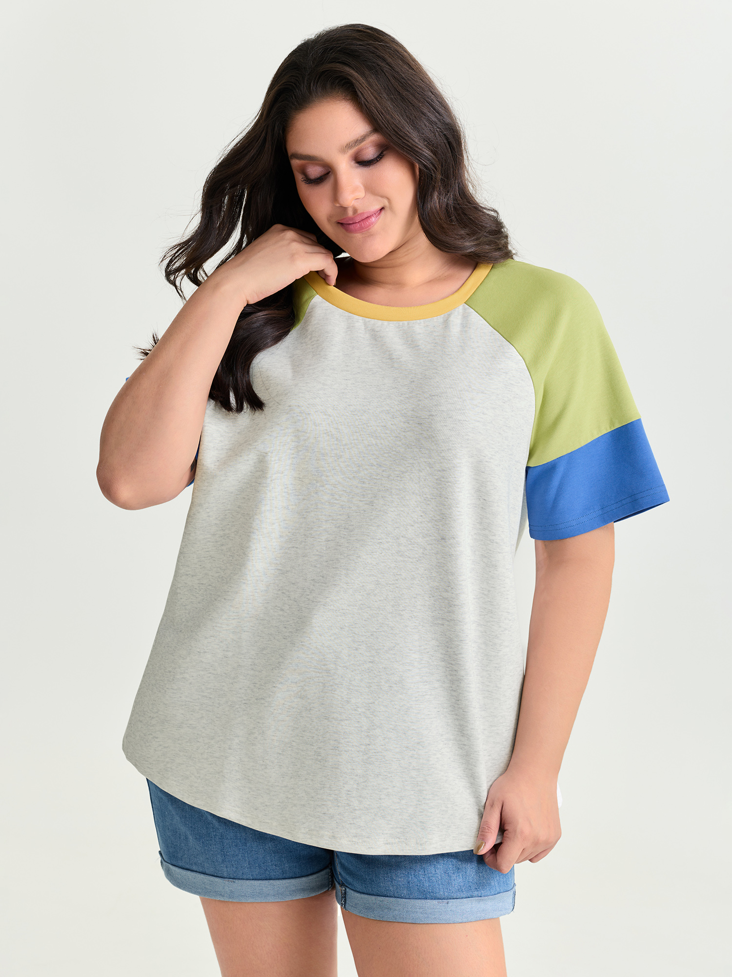 BloomChic Women's Plus Size Colorblock Raglan Sleeve Plain T-Shirt Multicolor Non Everyday-Casual Short sleeve 10/M