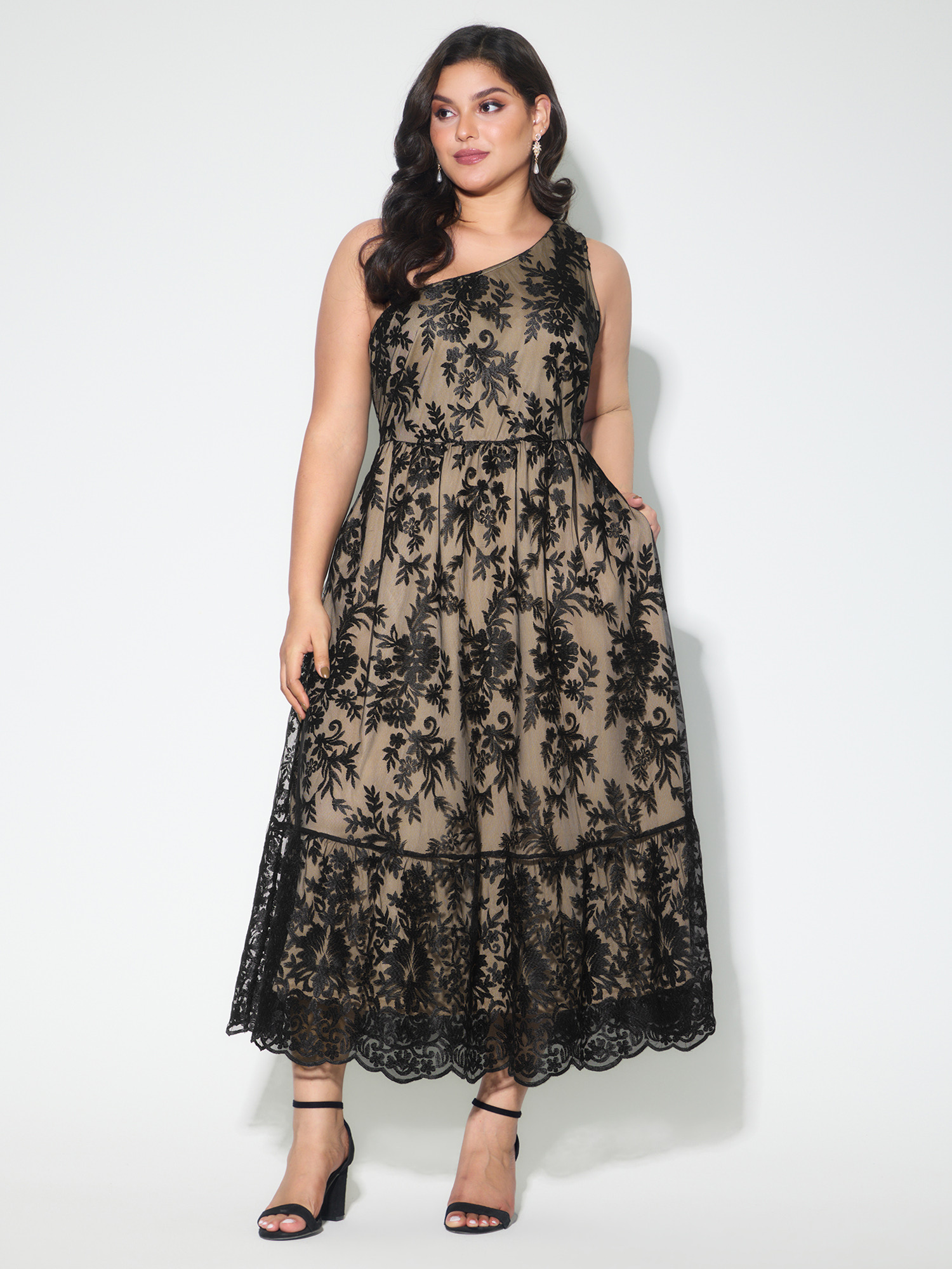 BloomChic Women's Plus Size Floral One-Shoulder Waist-Defining Maxi Dress BlackFlower Party Midi Jacquard Asymmetrical Neckline 12/L-image-48185299828906